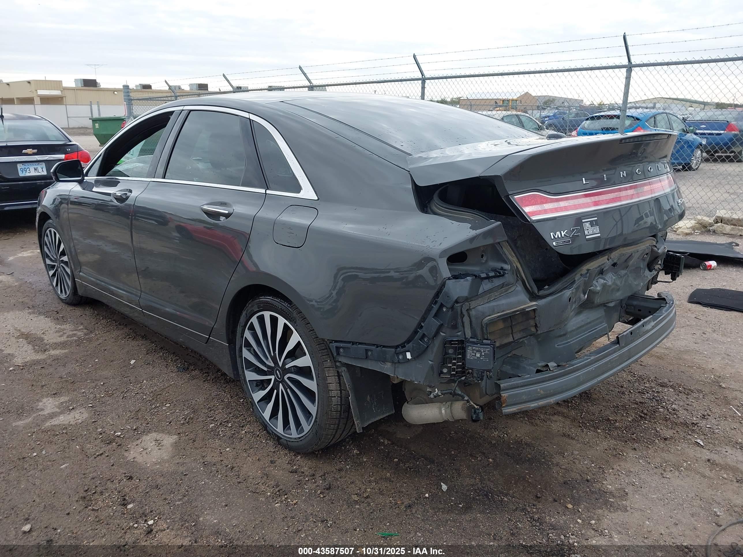 LINCOLN MKZ image 3