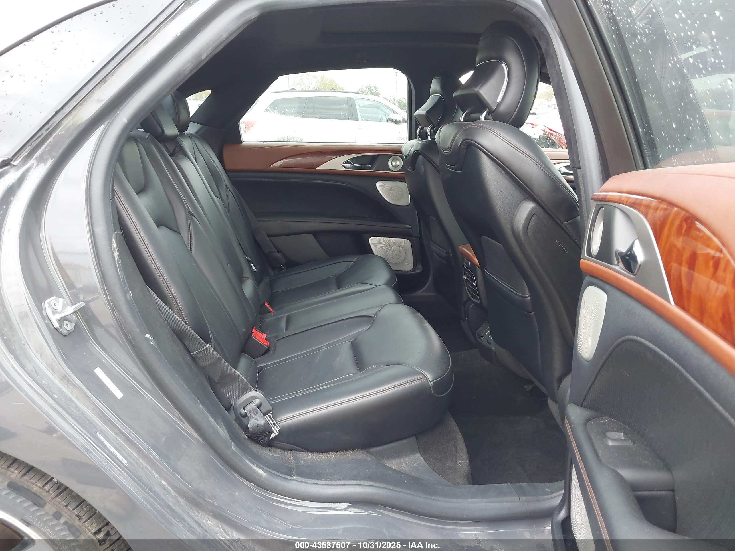LINCOLN MKZ image 8