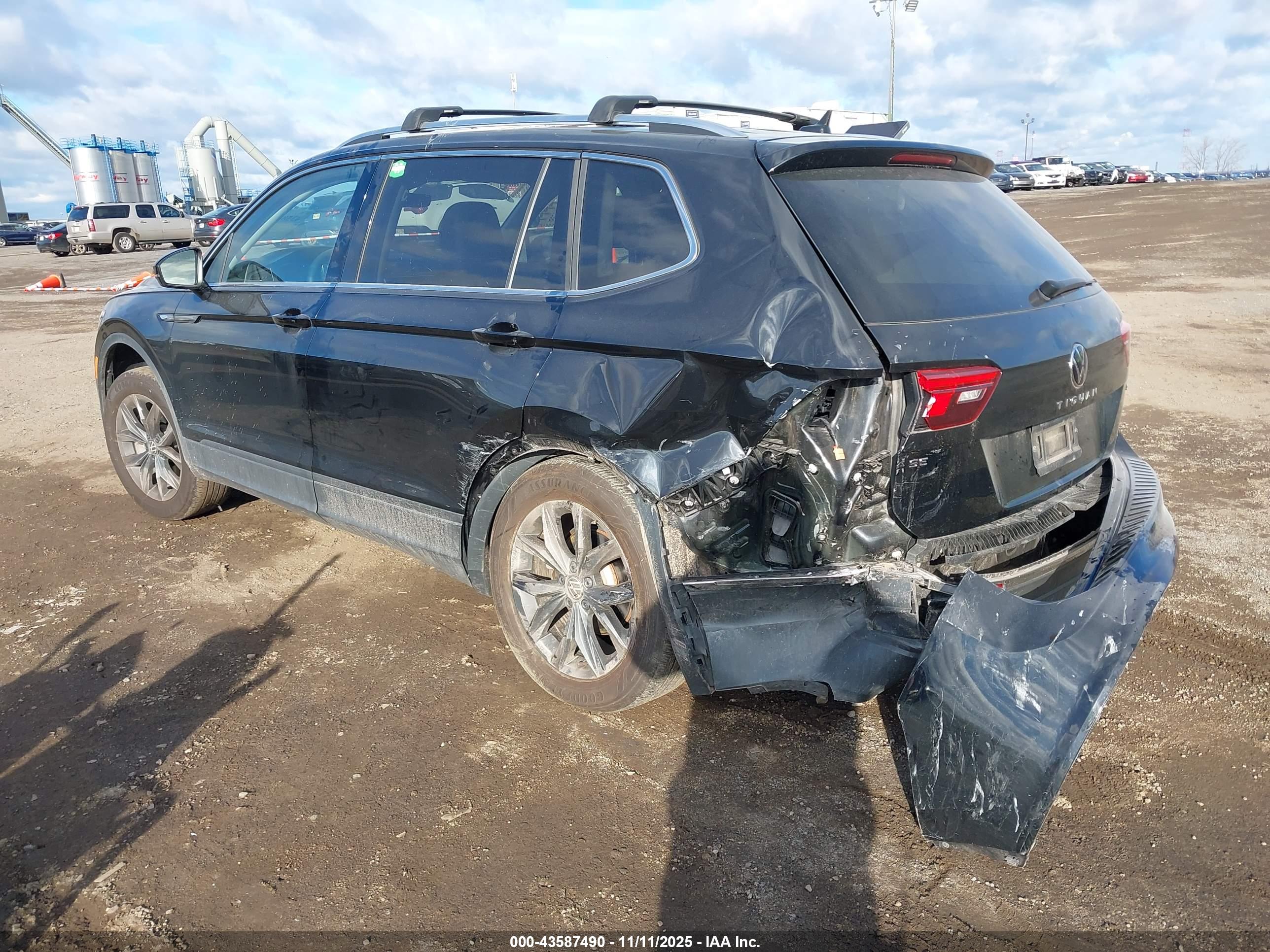 VOLKSWAGEN TIGUAN image 3