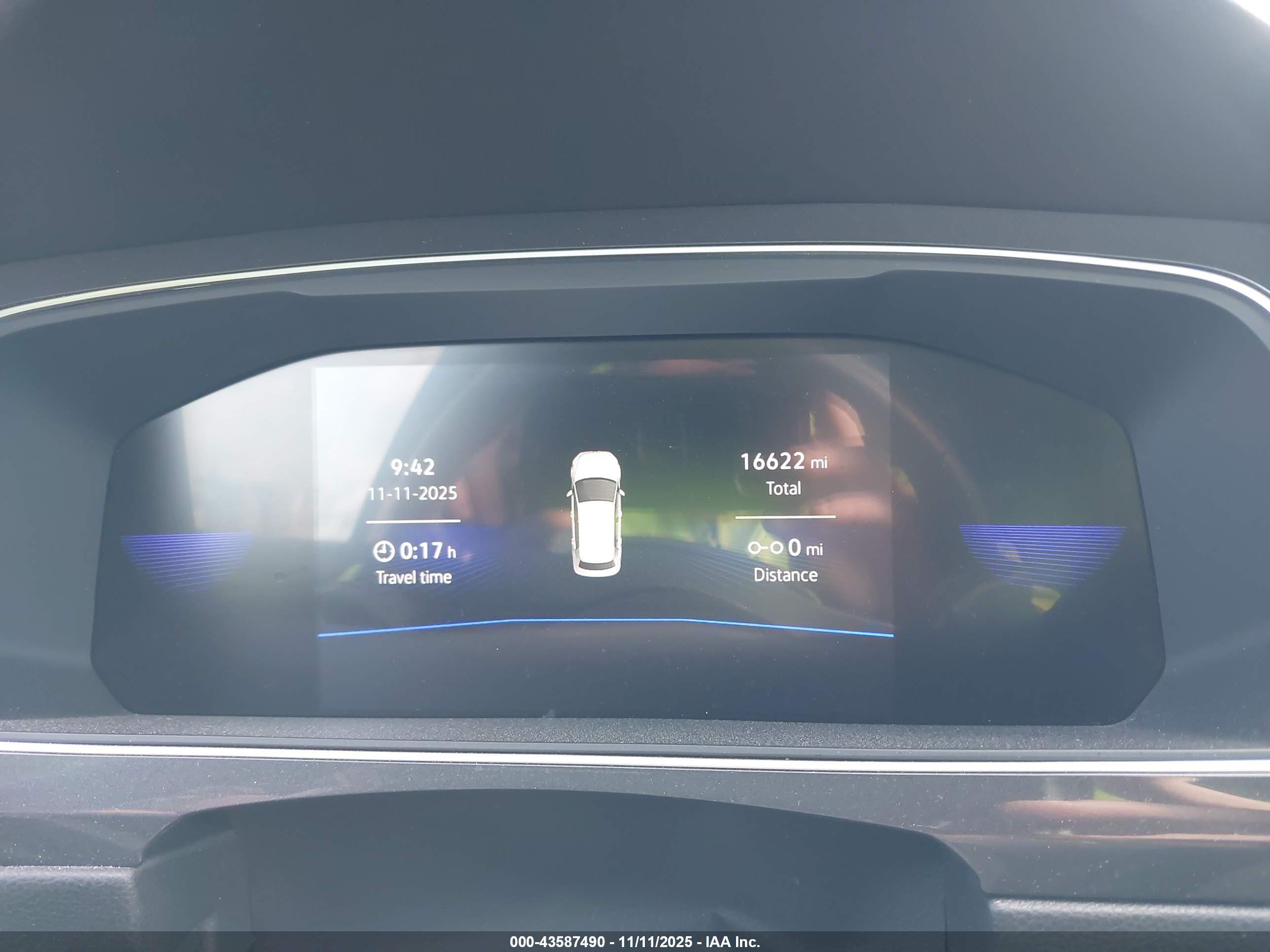 VOLKSWAGEN TIGUAN image 7