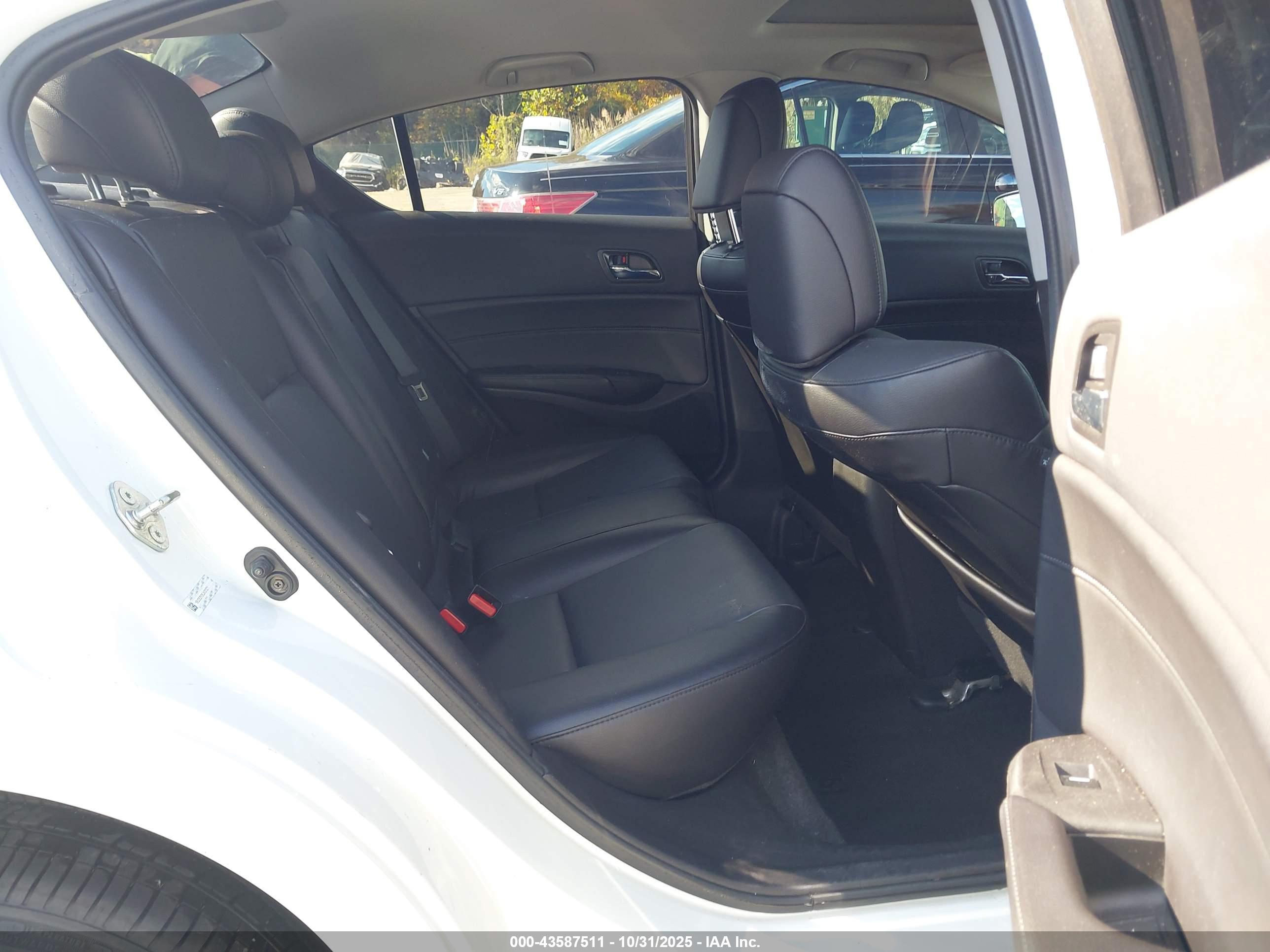 ACURA ILX image 8
