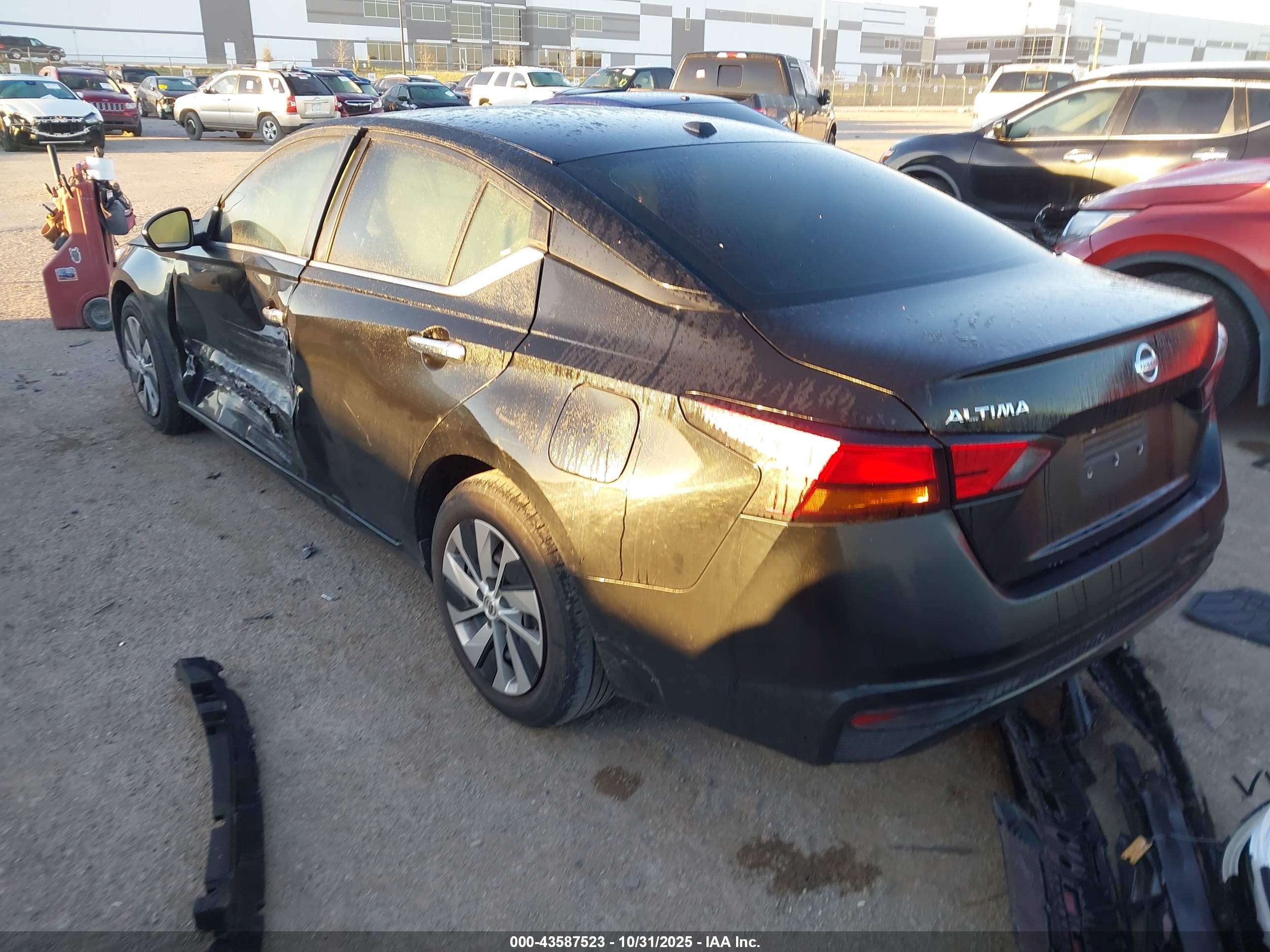 NISSAN ALTIMA image 3