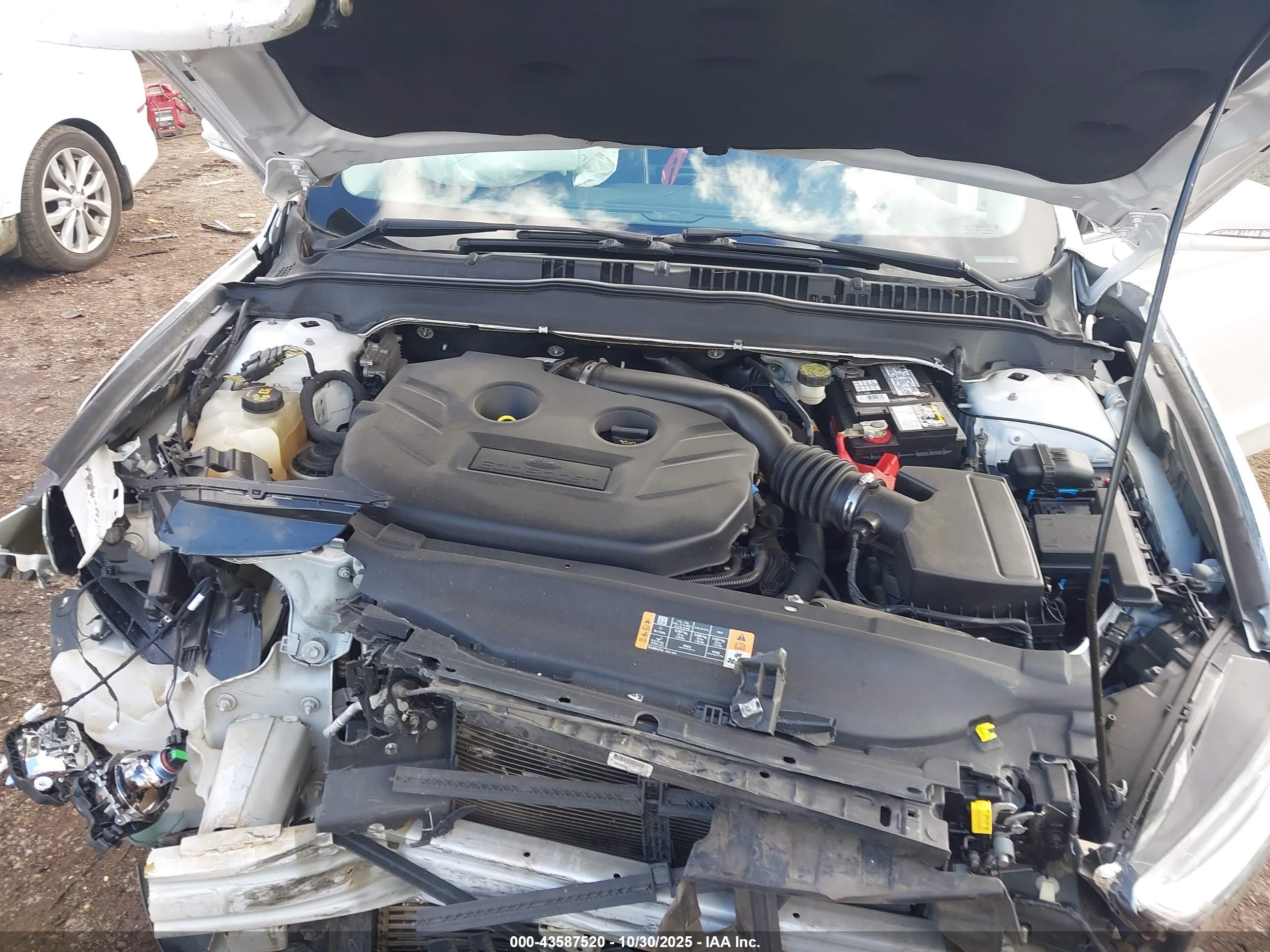 FORD FUSION image 10