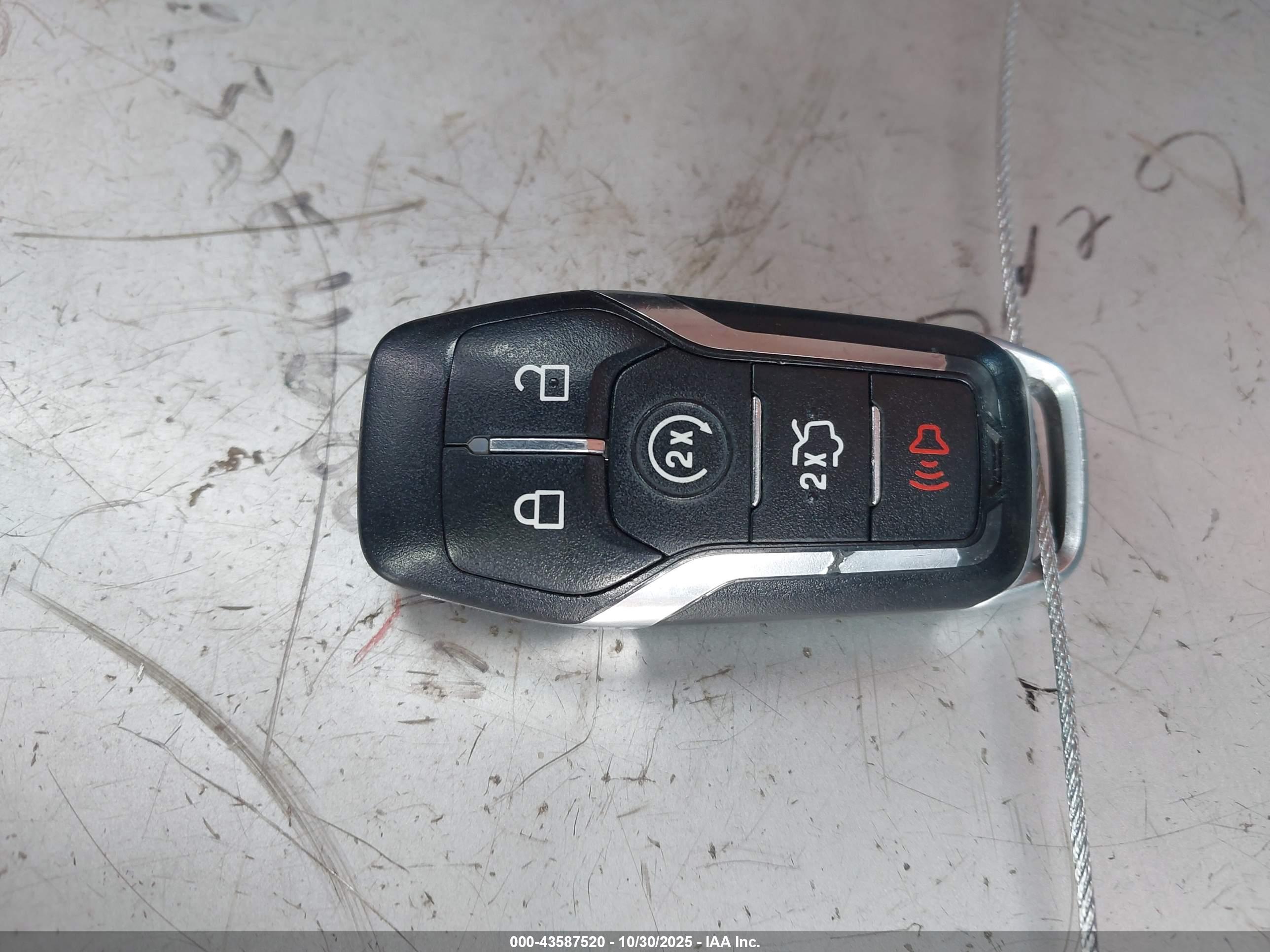 FORD FUSION image 11