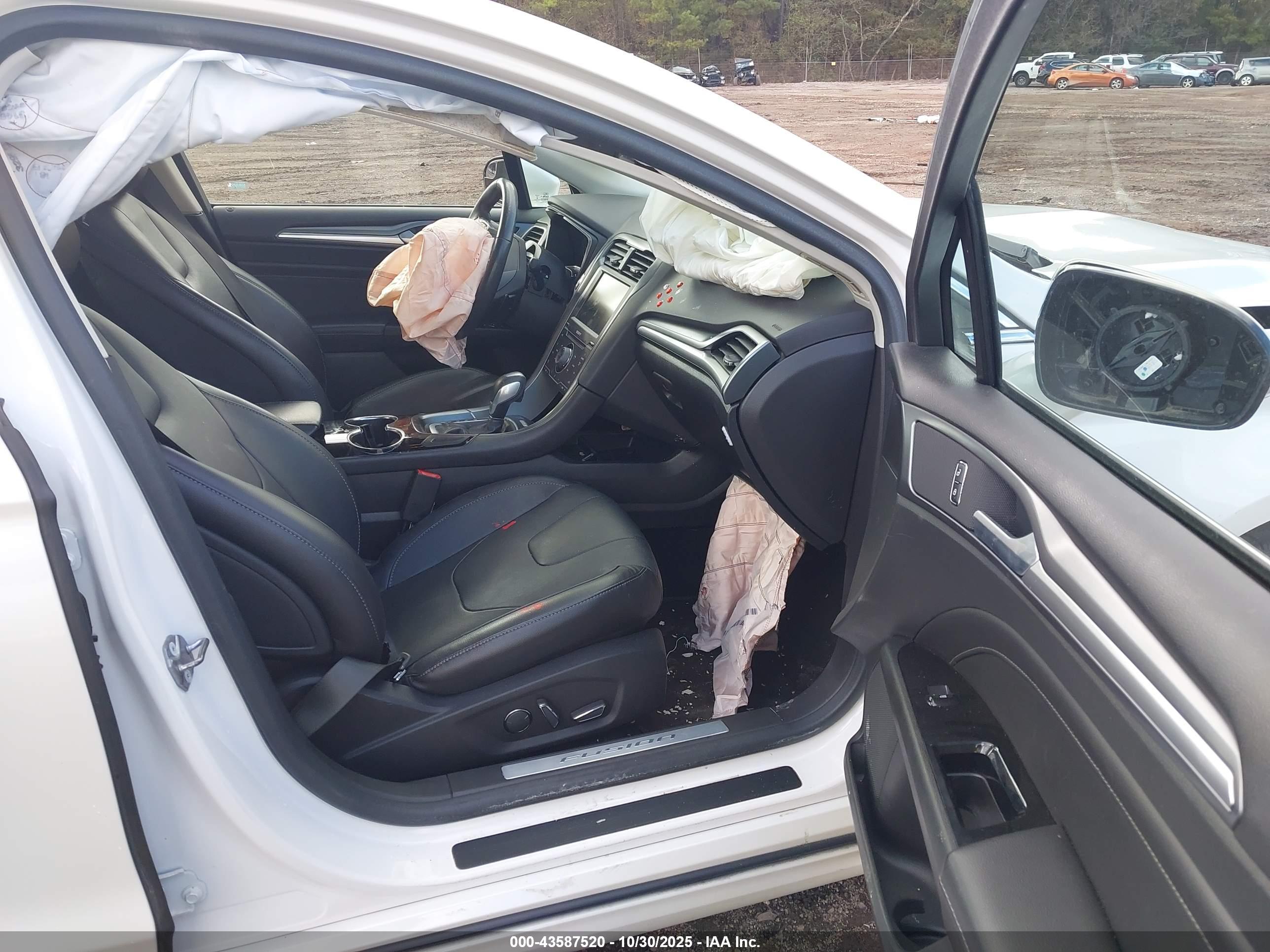 FORD FUSION image 5
