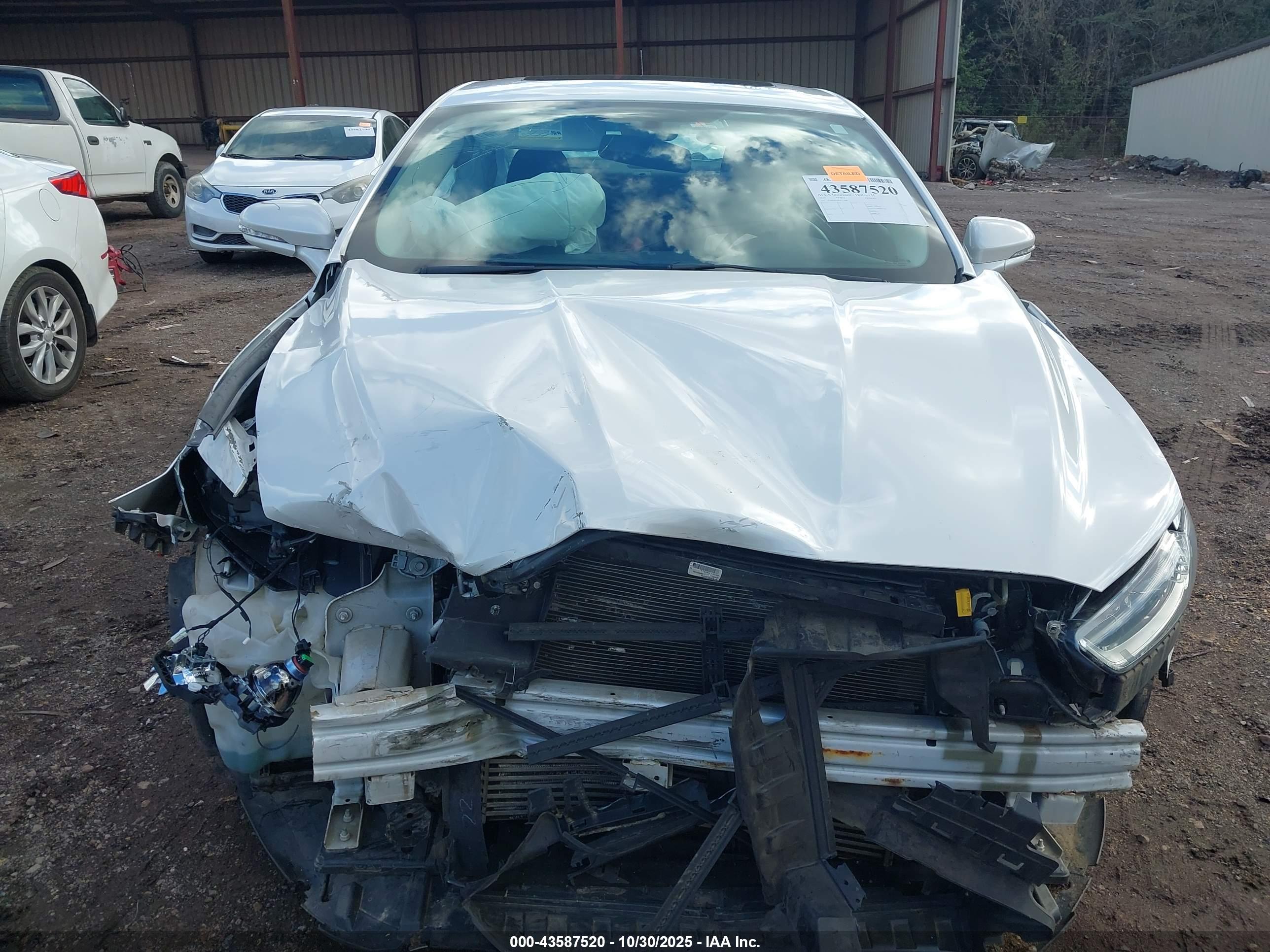 FORD FUSION image 6