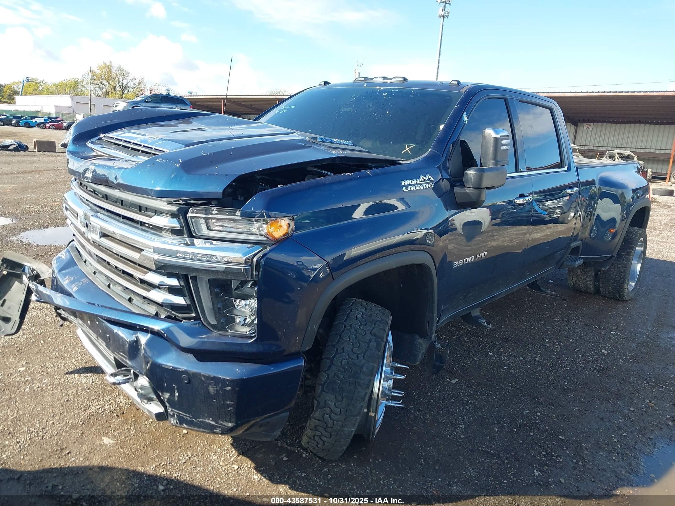 CHEVROLET SILVERADO image 2