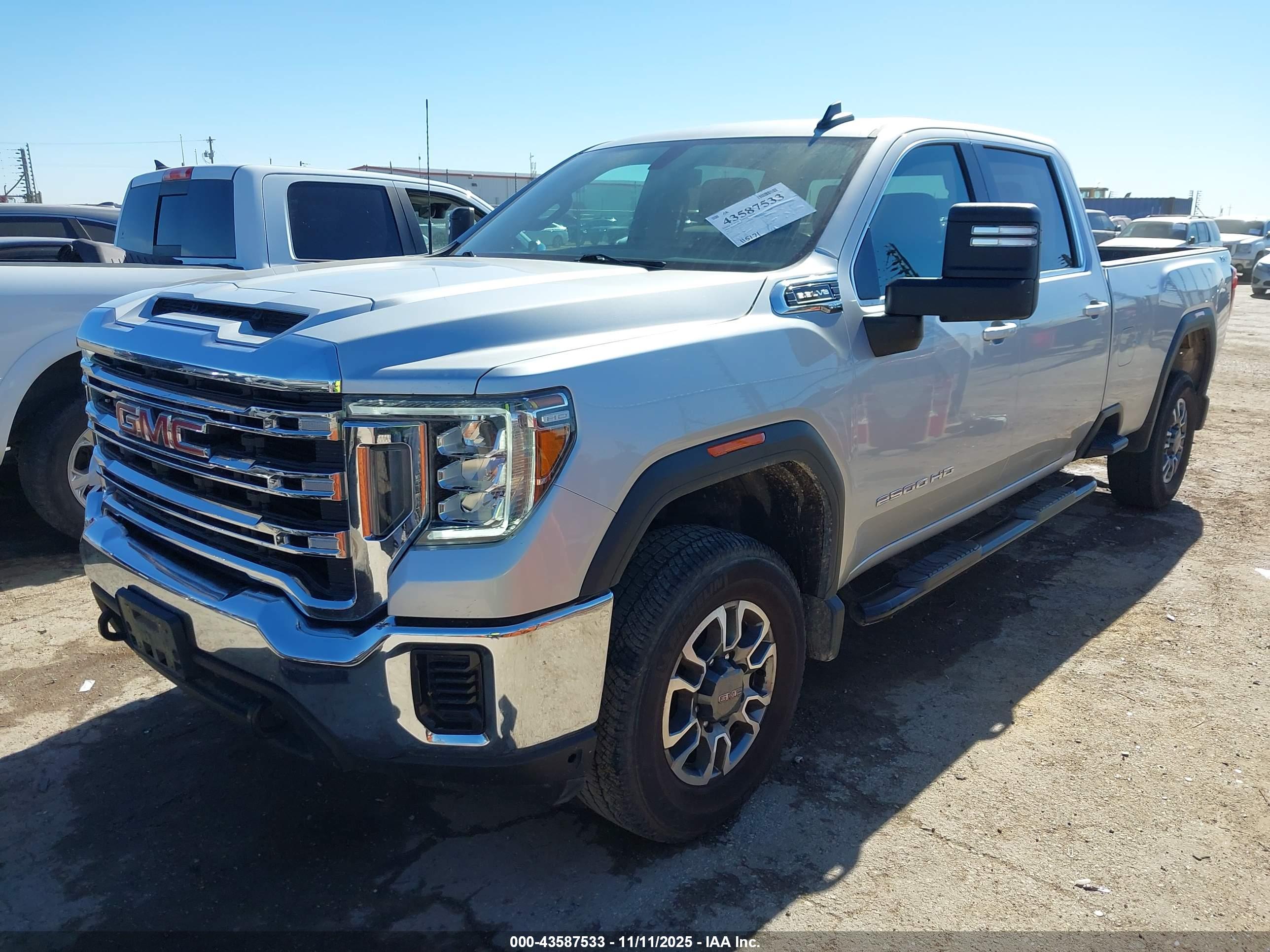 GMC SIERRA image 2