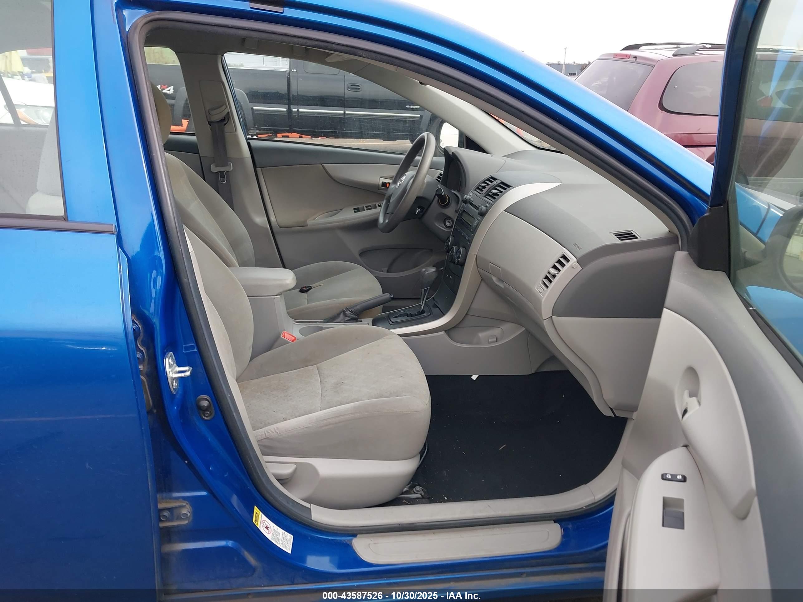 TOYOTA COROLLA image 5