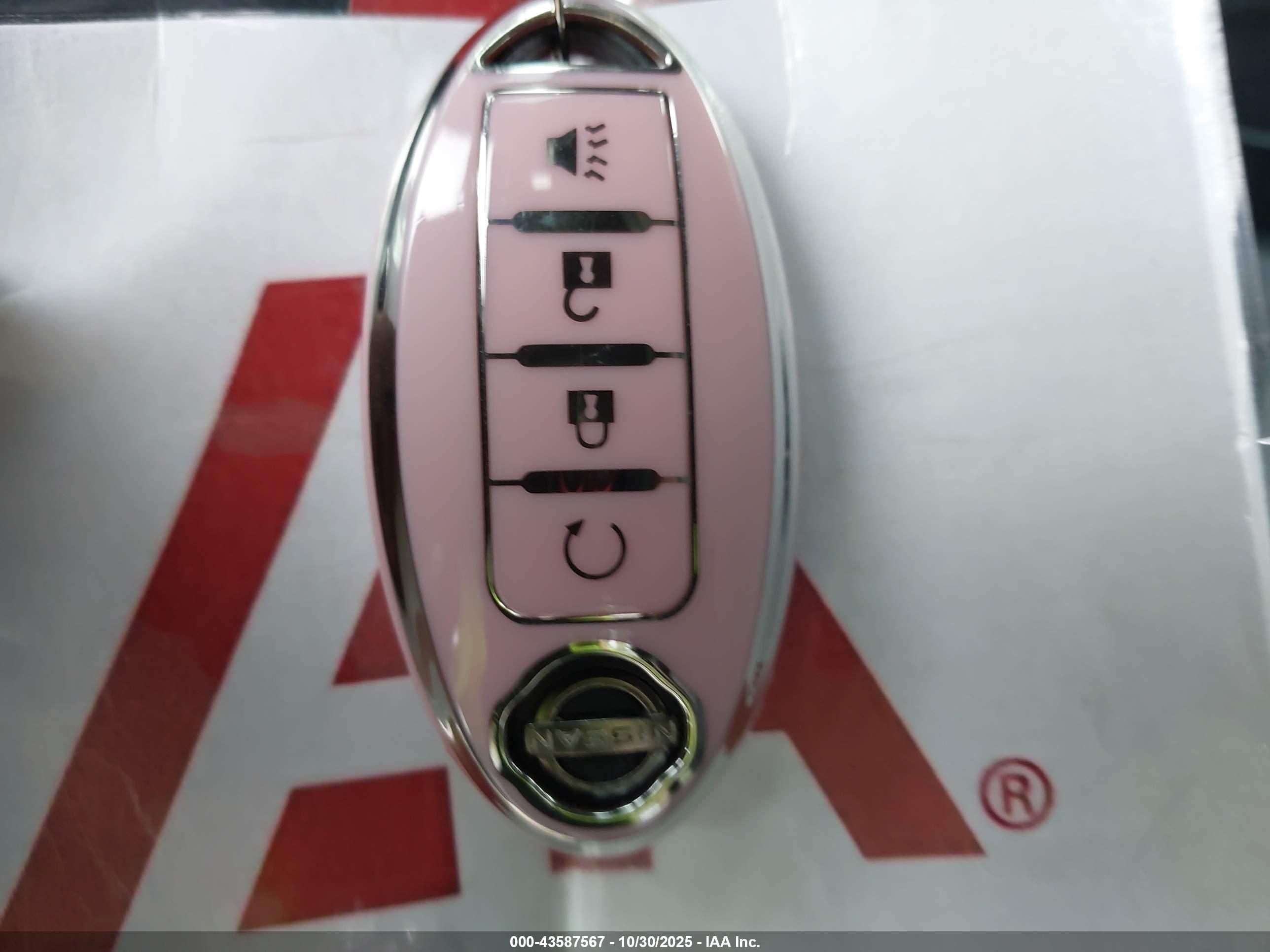 NISSAN ROGUE image 11
