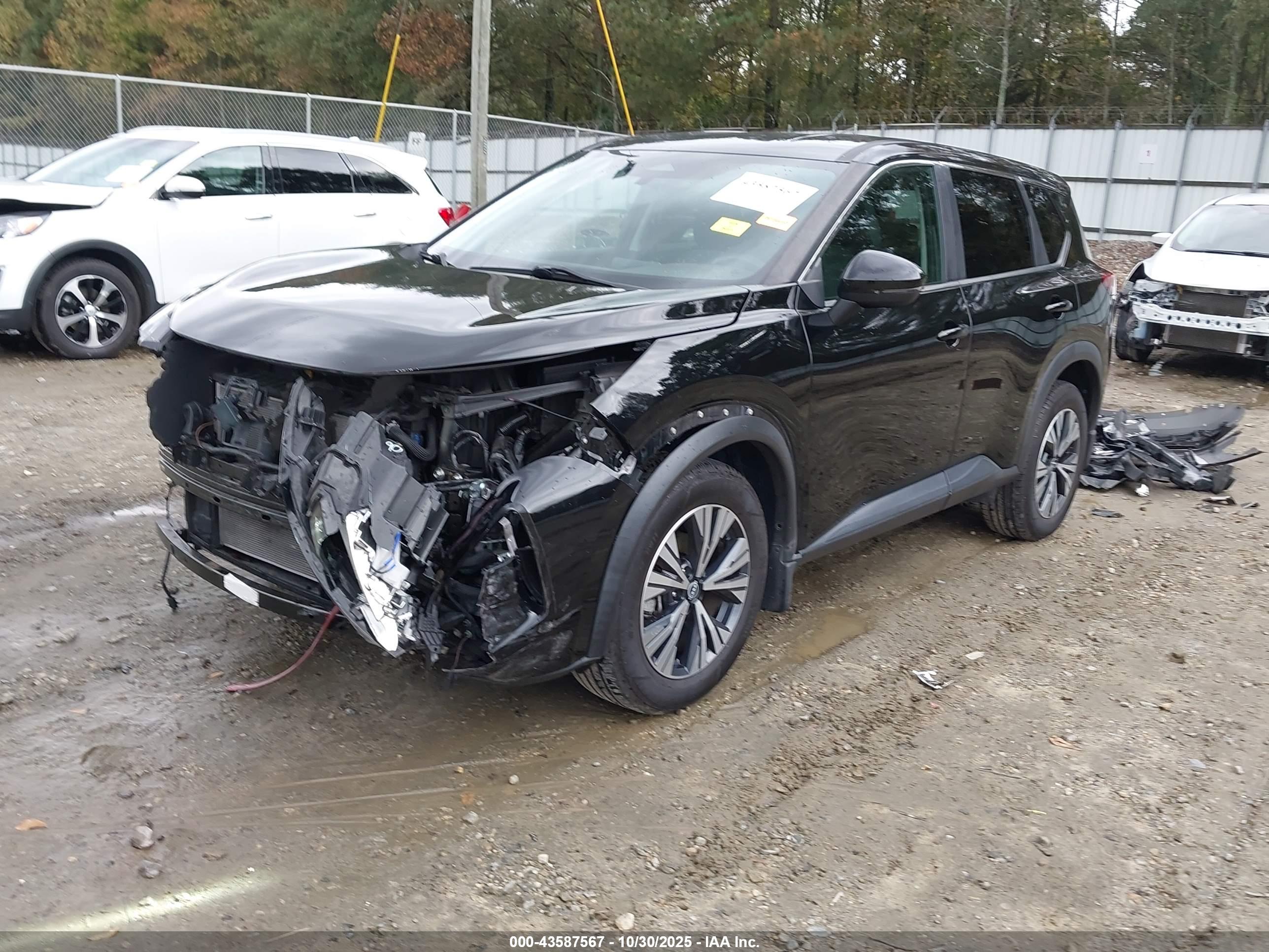 NISSAN ROGUE image 2
