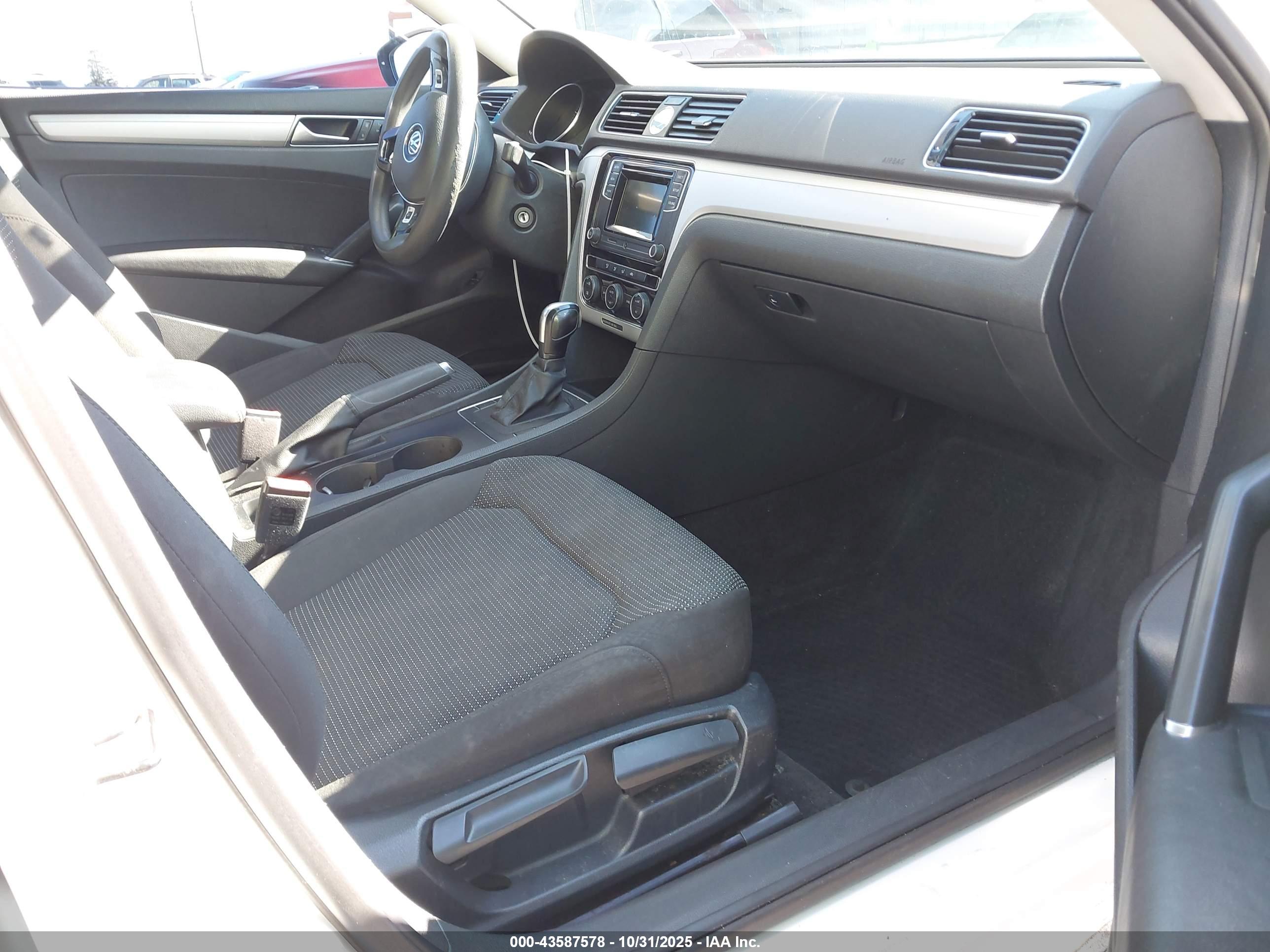 VOLKSWAGEN PASSAT image 5