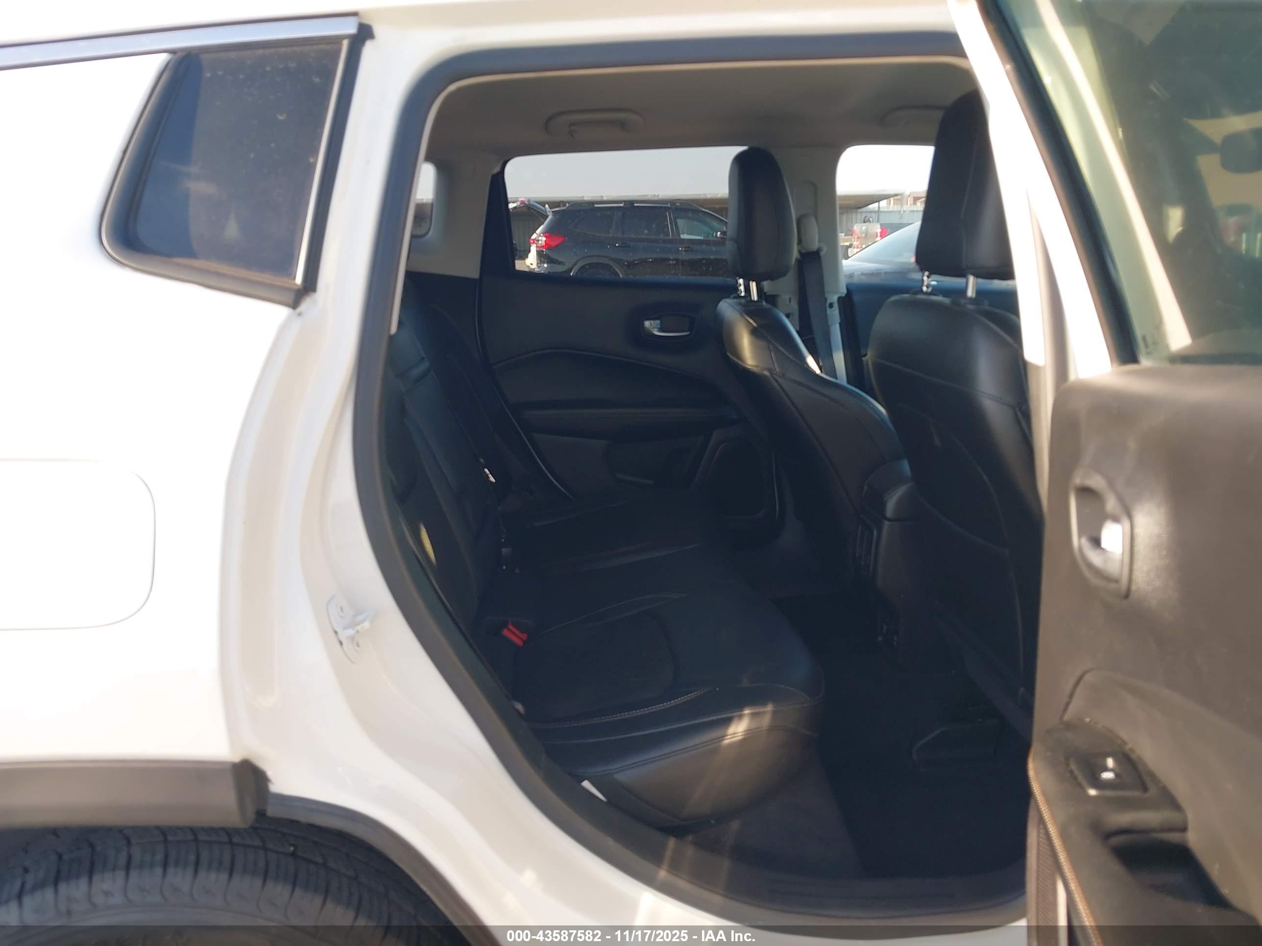 JEEP COMPASS image 8