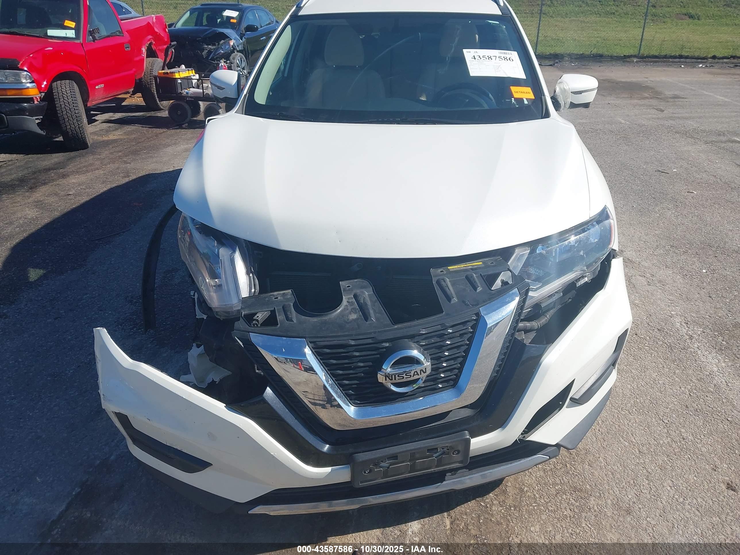 NISSAN ROGUE image 6