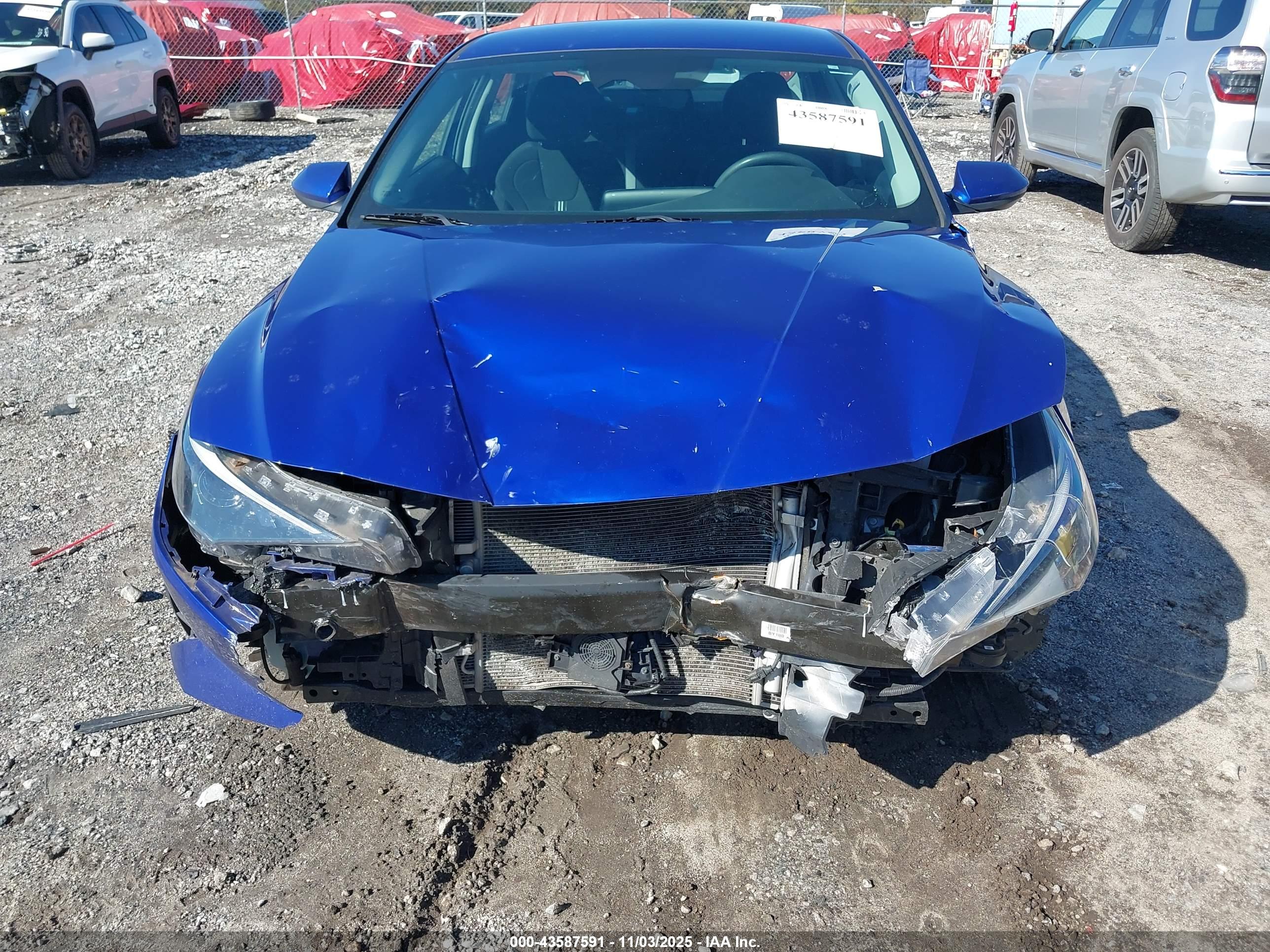 HYUNDAI ELANTRA image 6