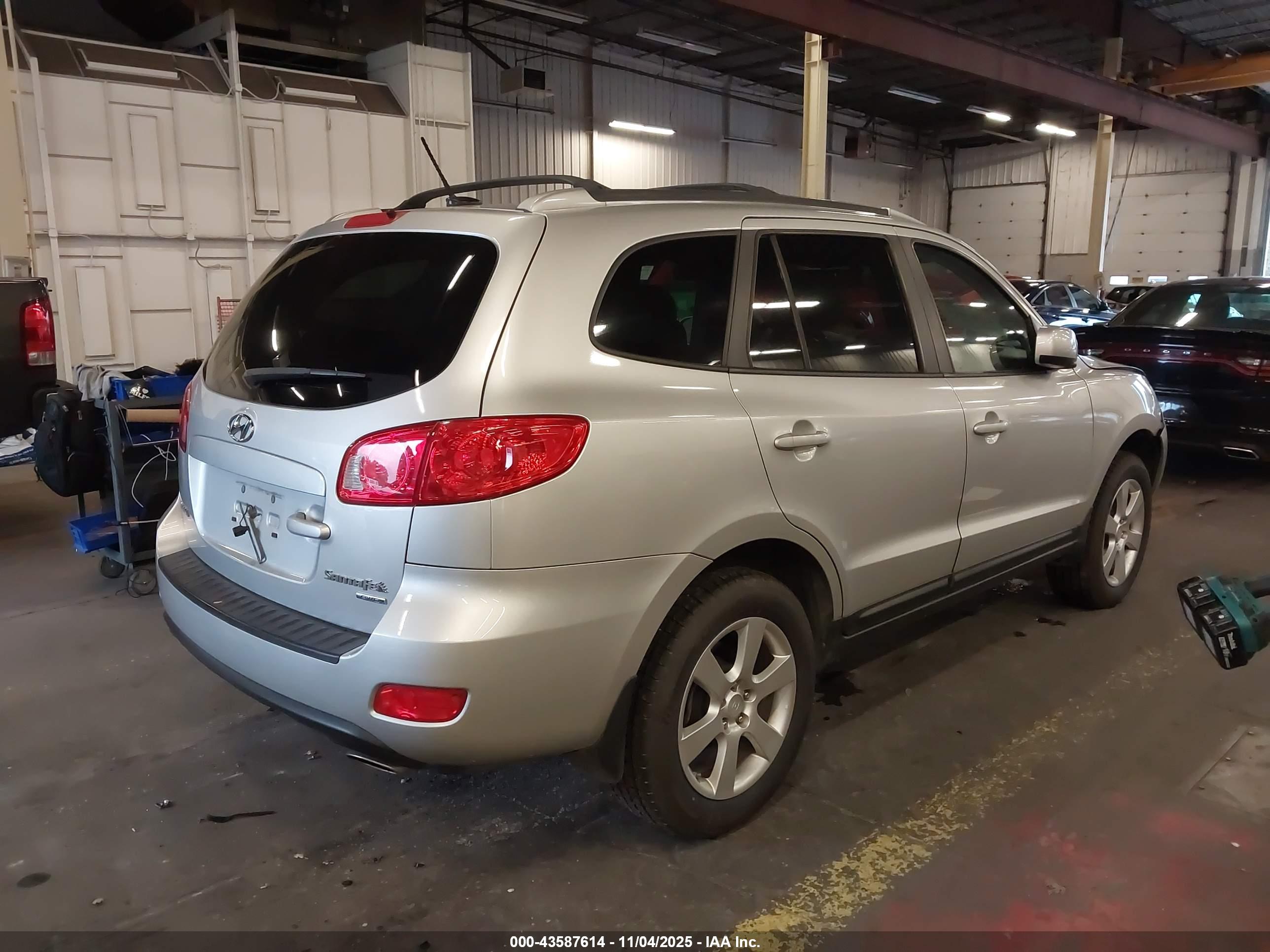 HYUNDAI SANTA image 4