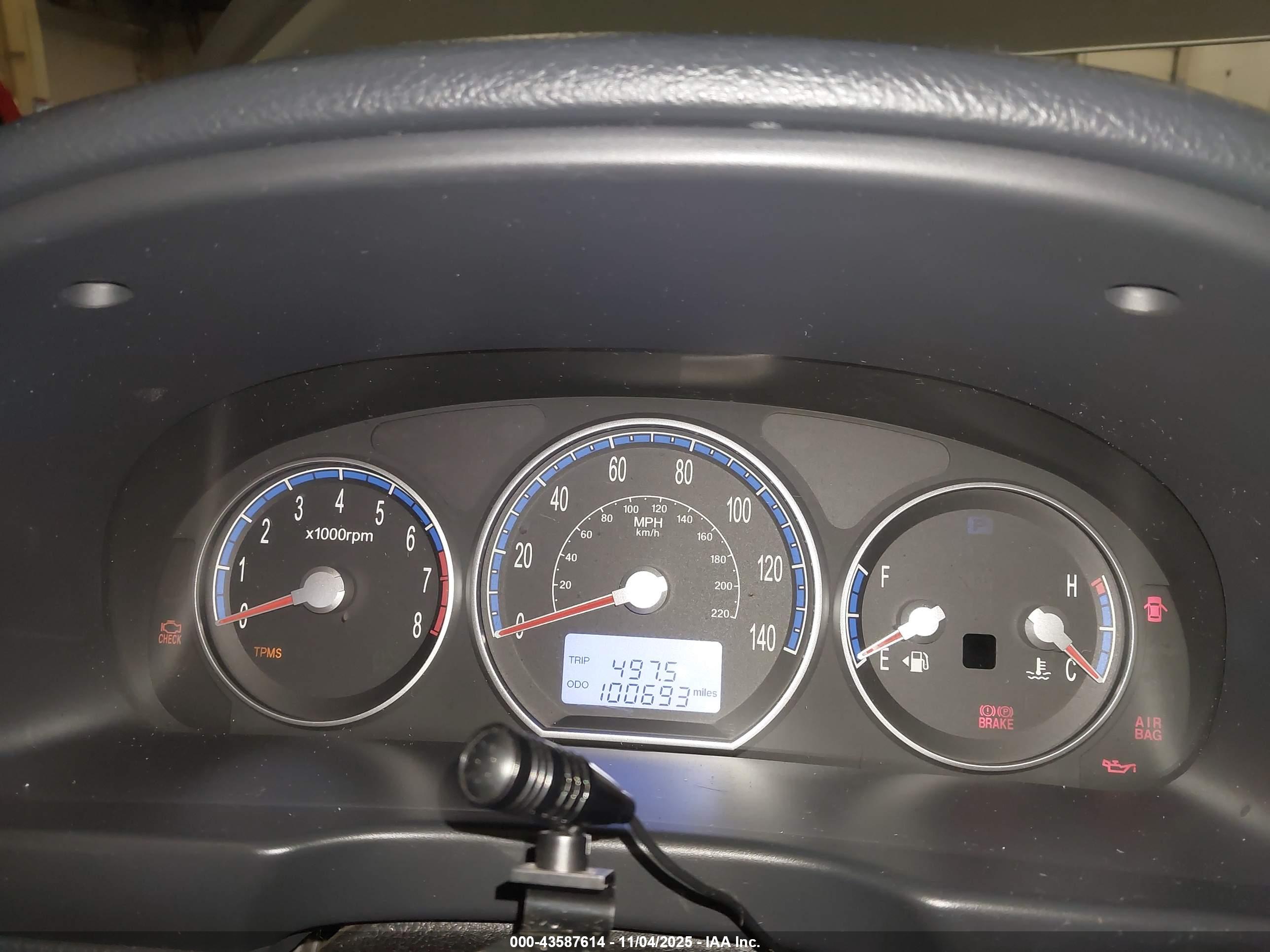 HYUNDAI SANTA image 7