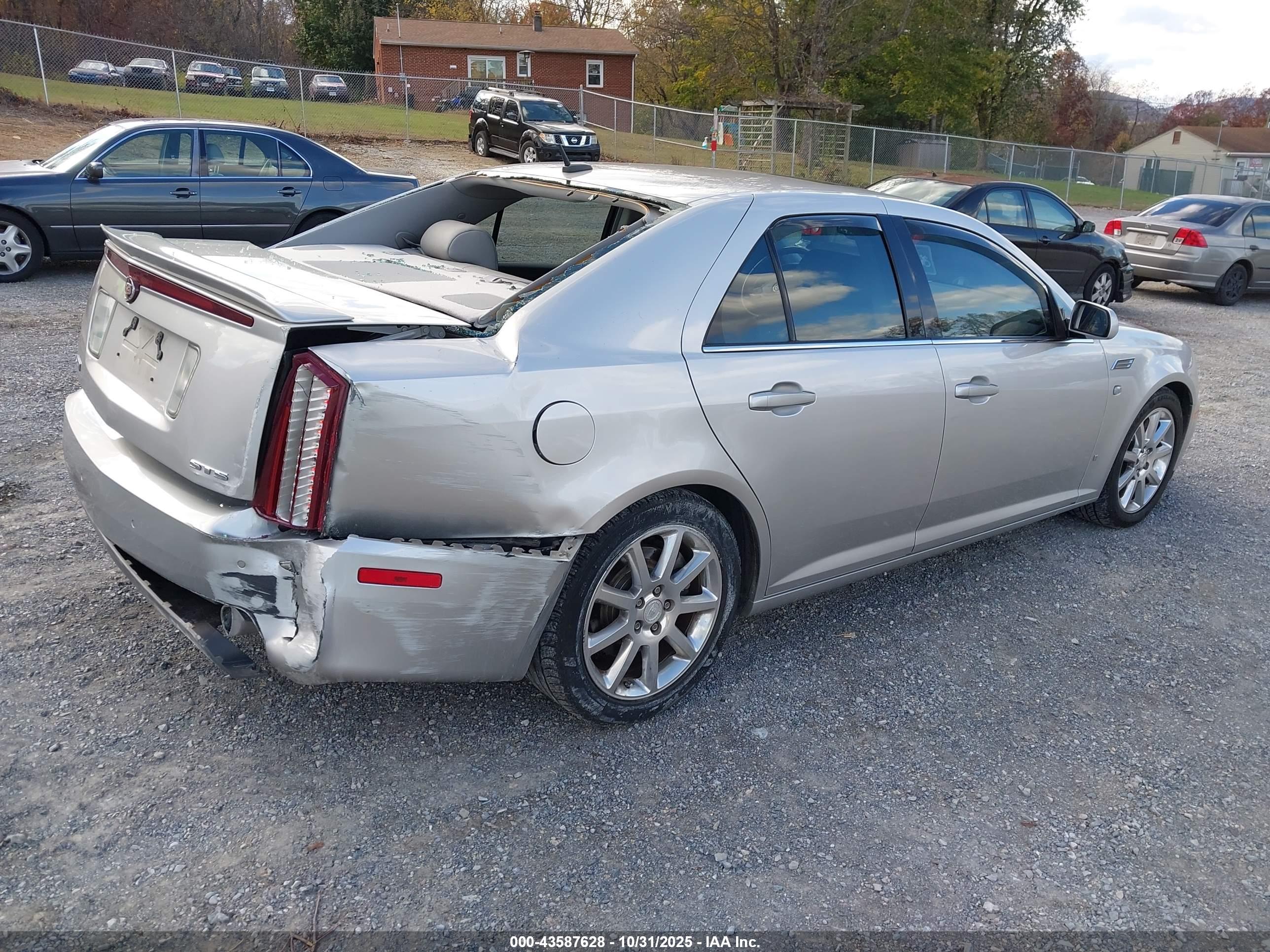 CADILLAC STS image 4
