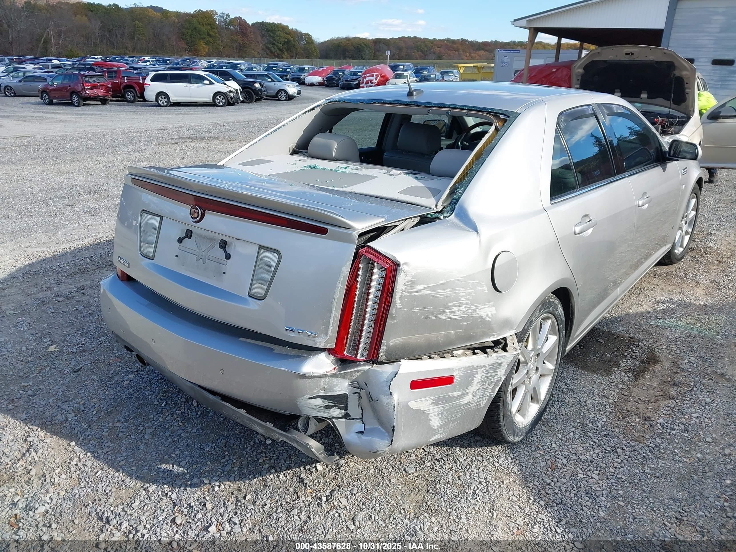 CADILLAC STS image 6