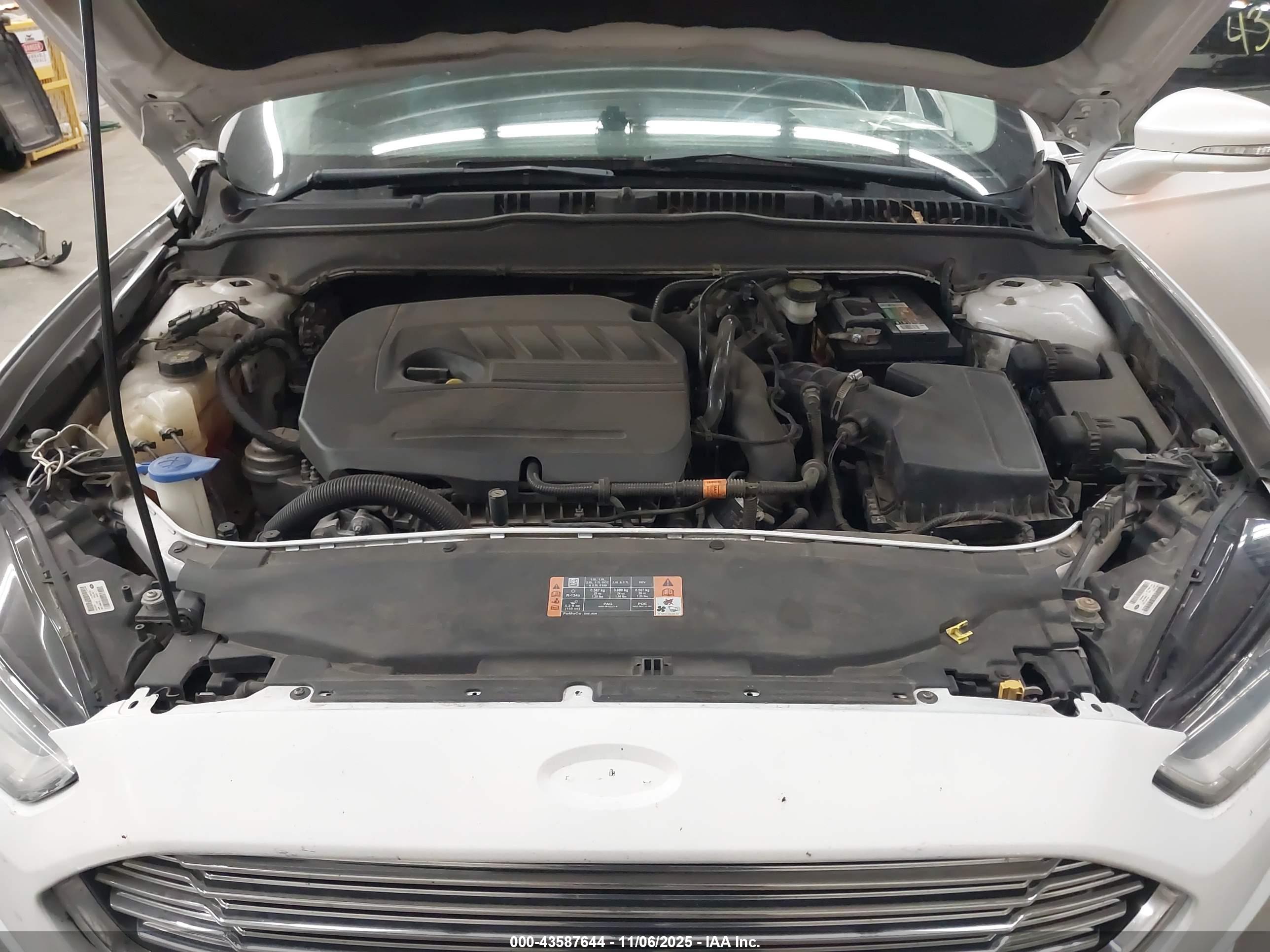 FORD FUSION image 10