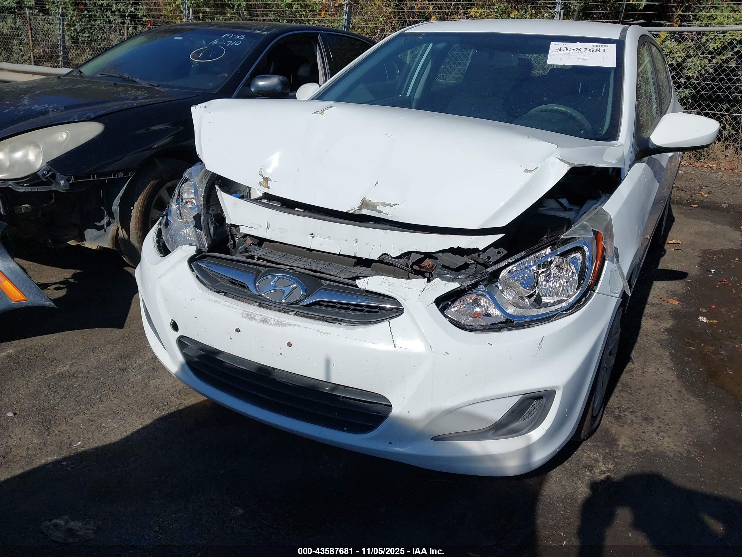 HYUNDAI ACCENT image 6