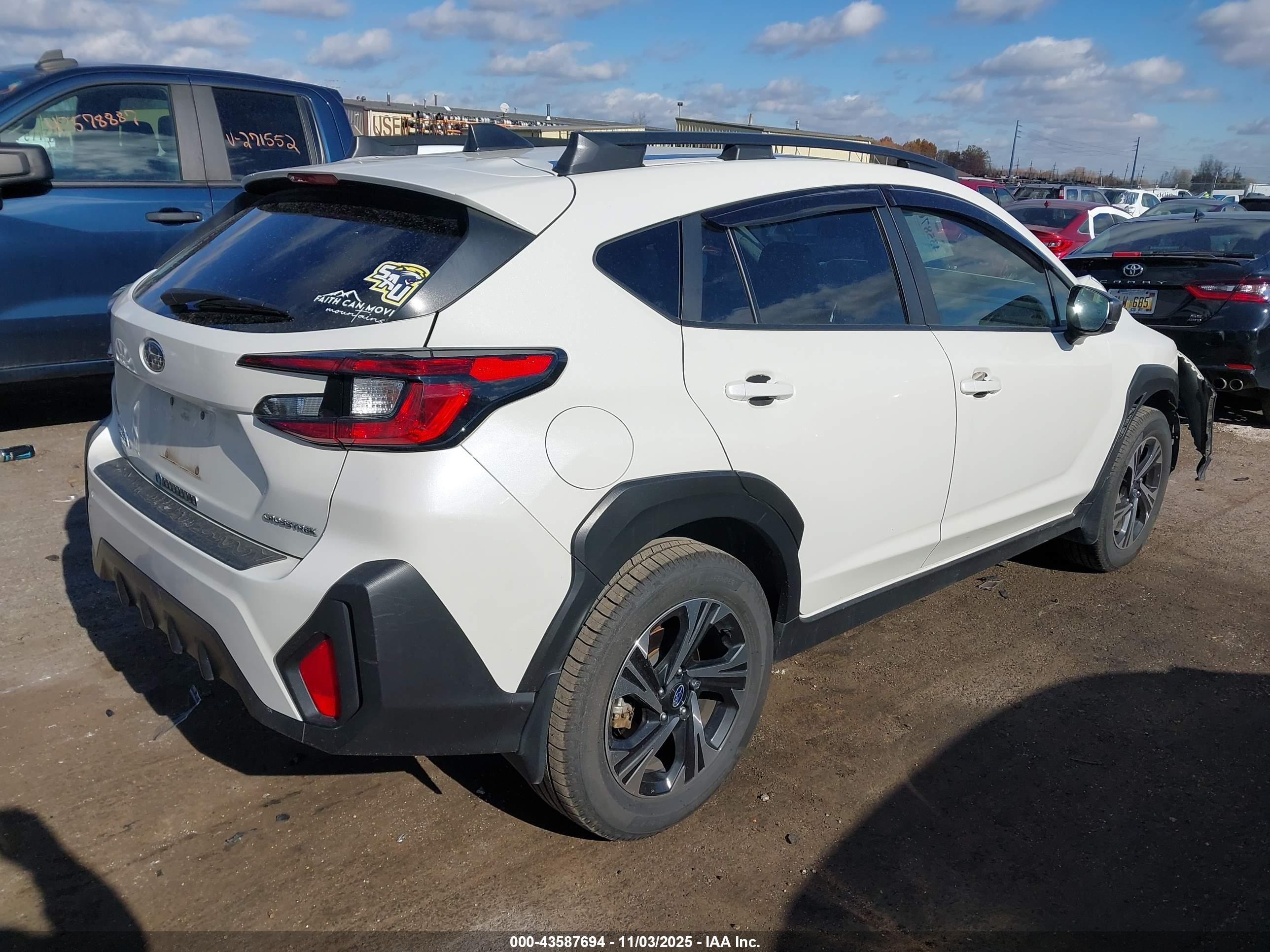 SUBARU CROSSTREK image 4