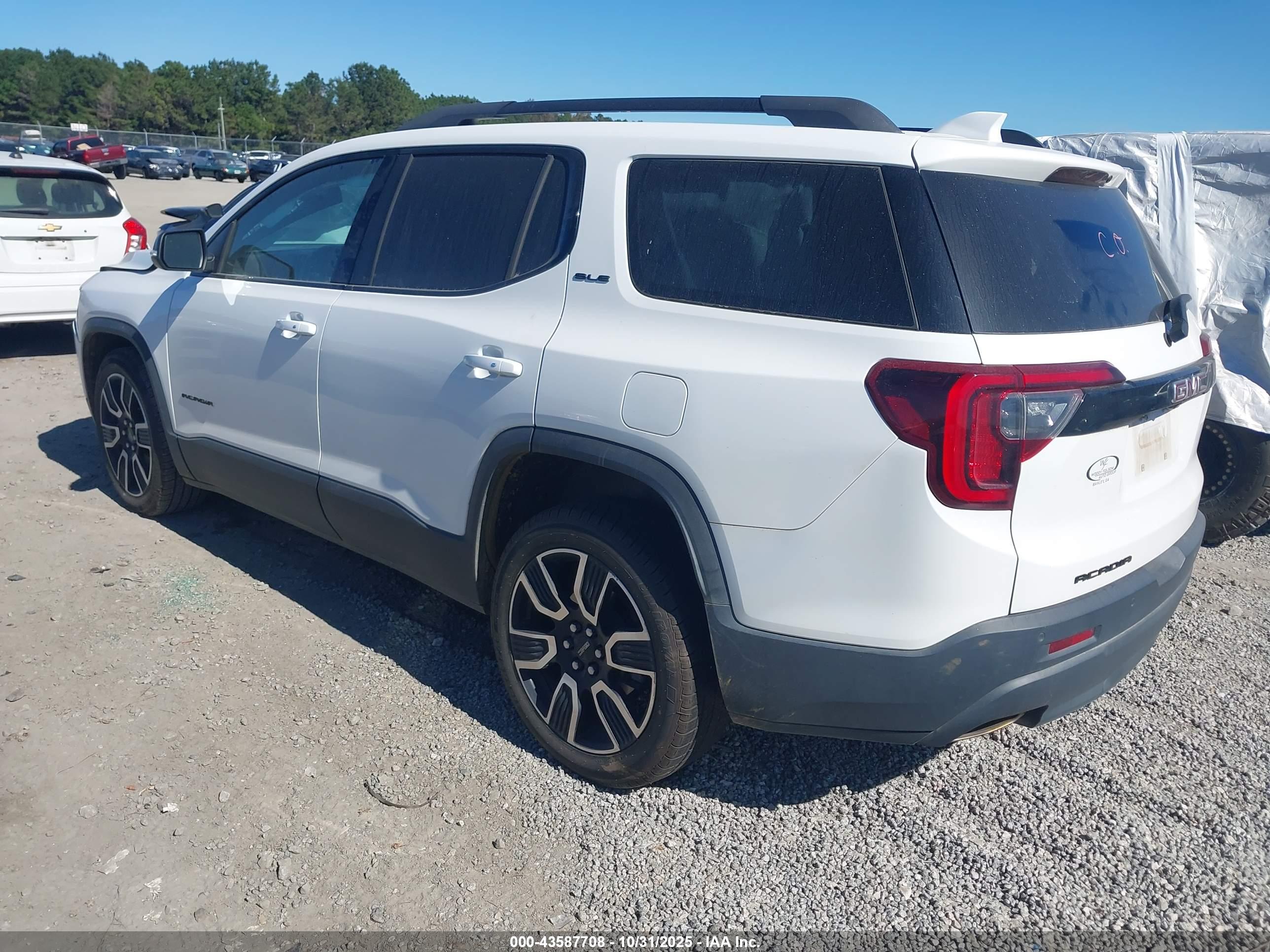GMC ACADIA image 3