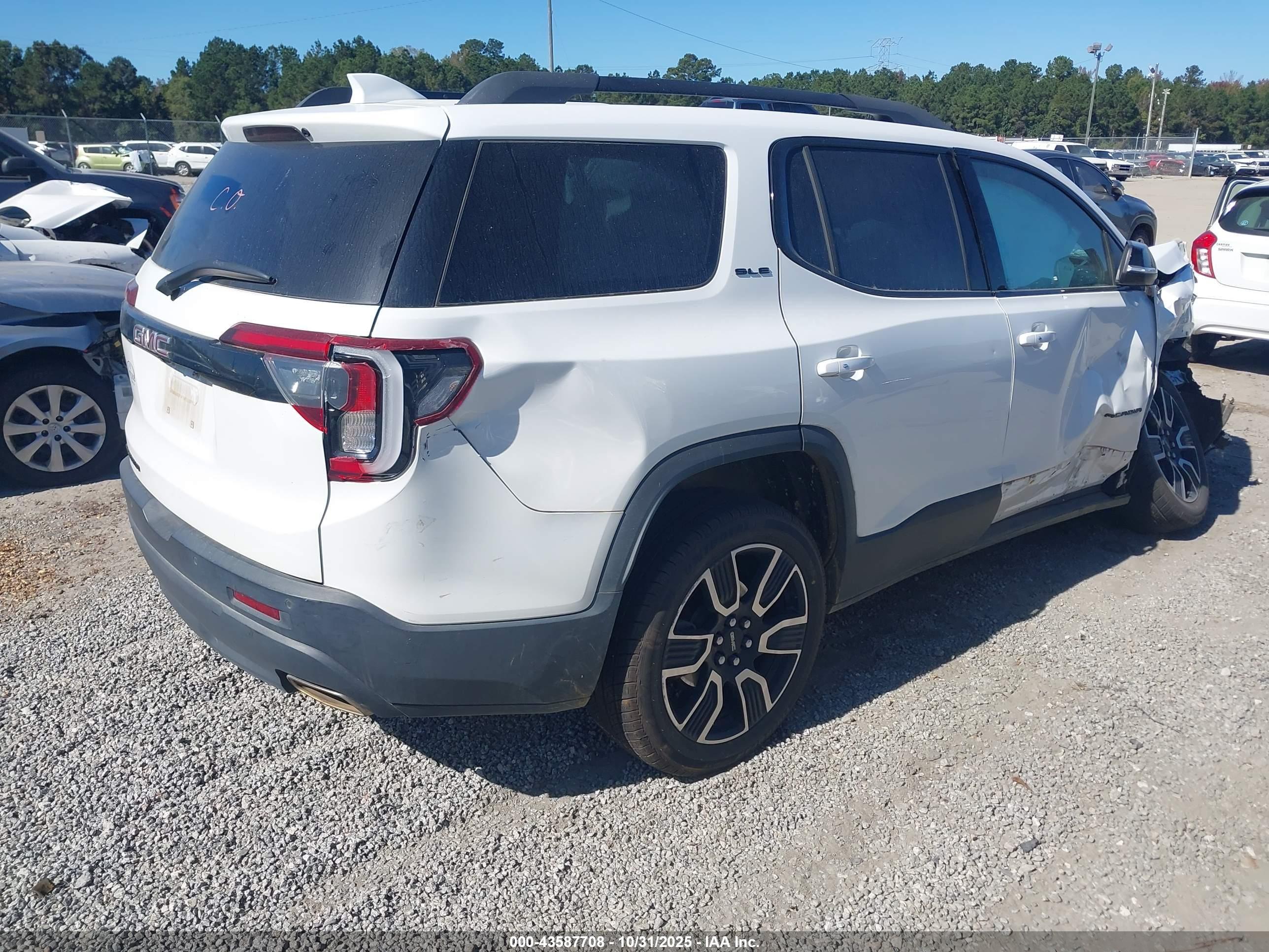 GMC ACADIA image 4