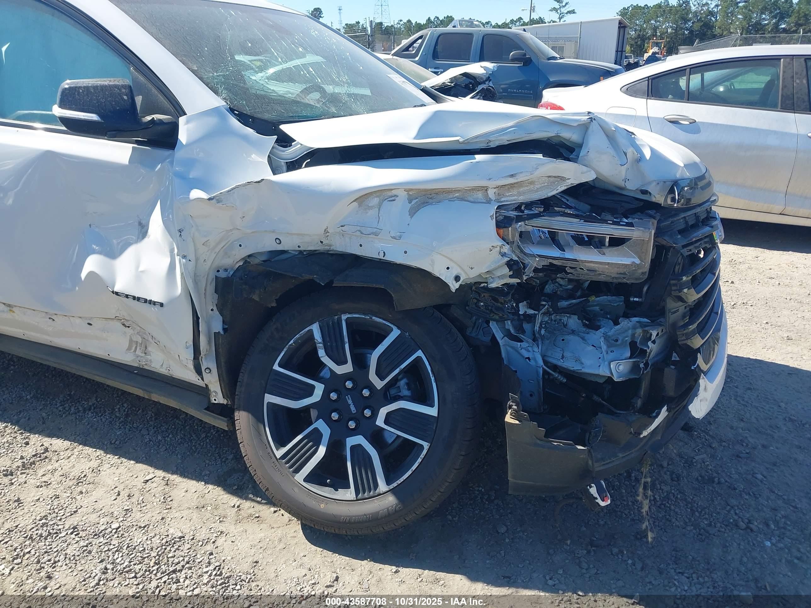 GMC ACADIA image 6