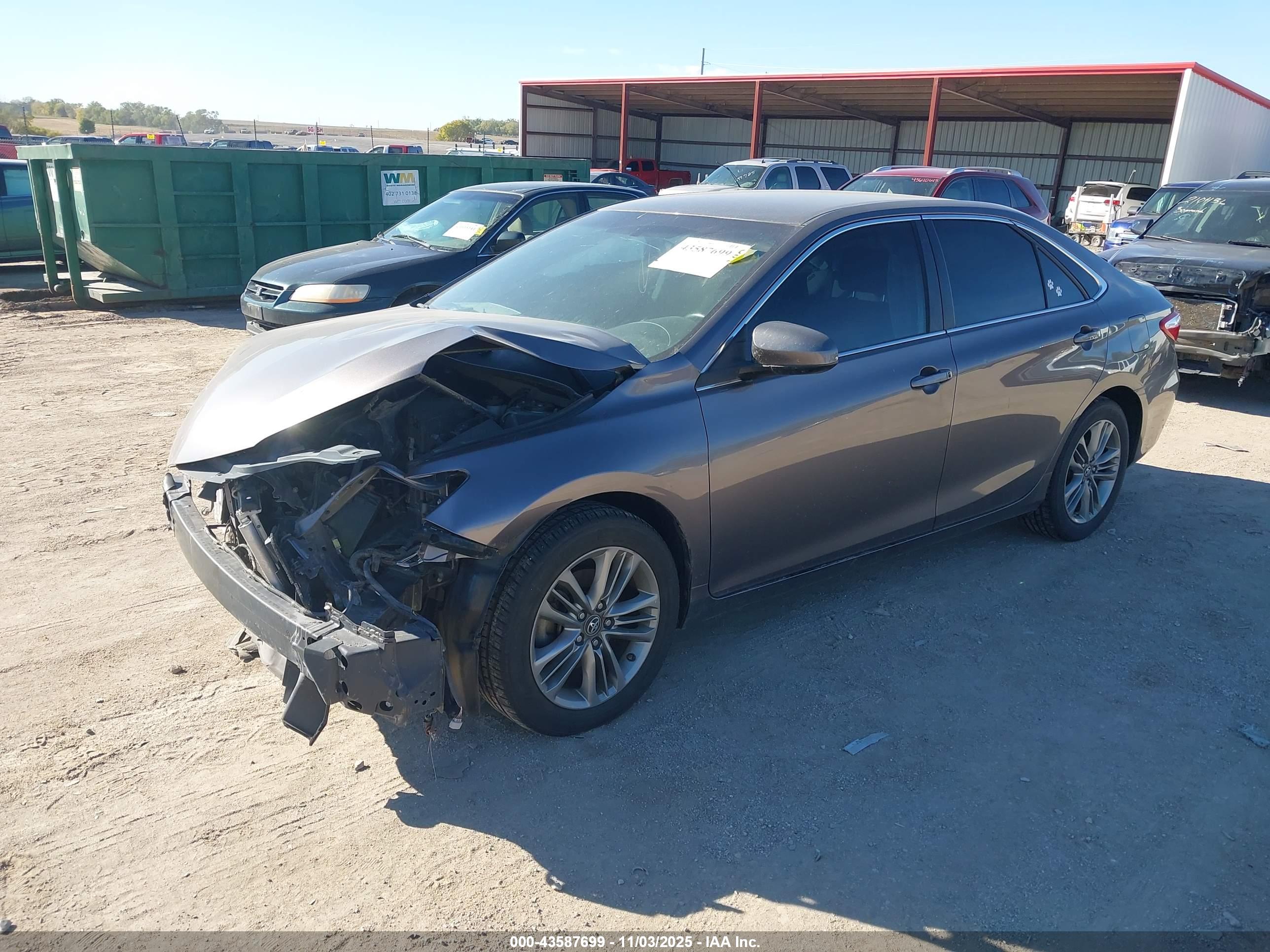 TOYOTA CAMRY image 2