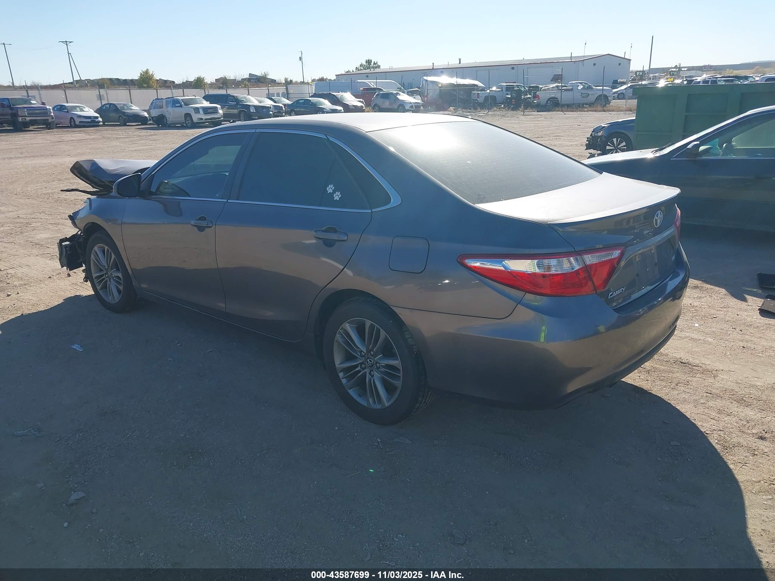 TOYOTA CAMRY image 3