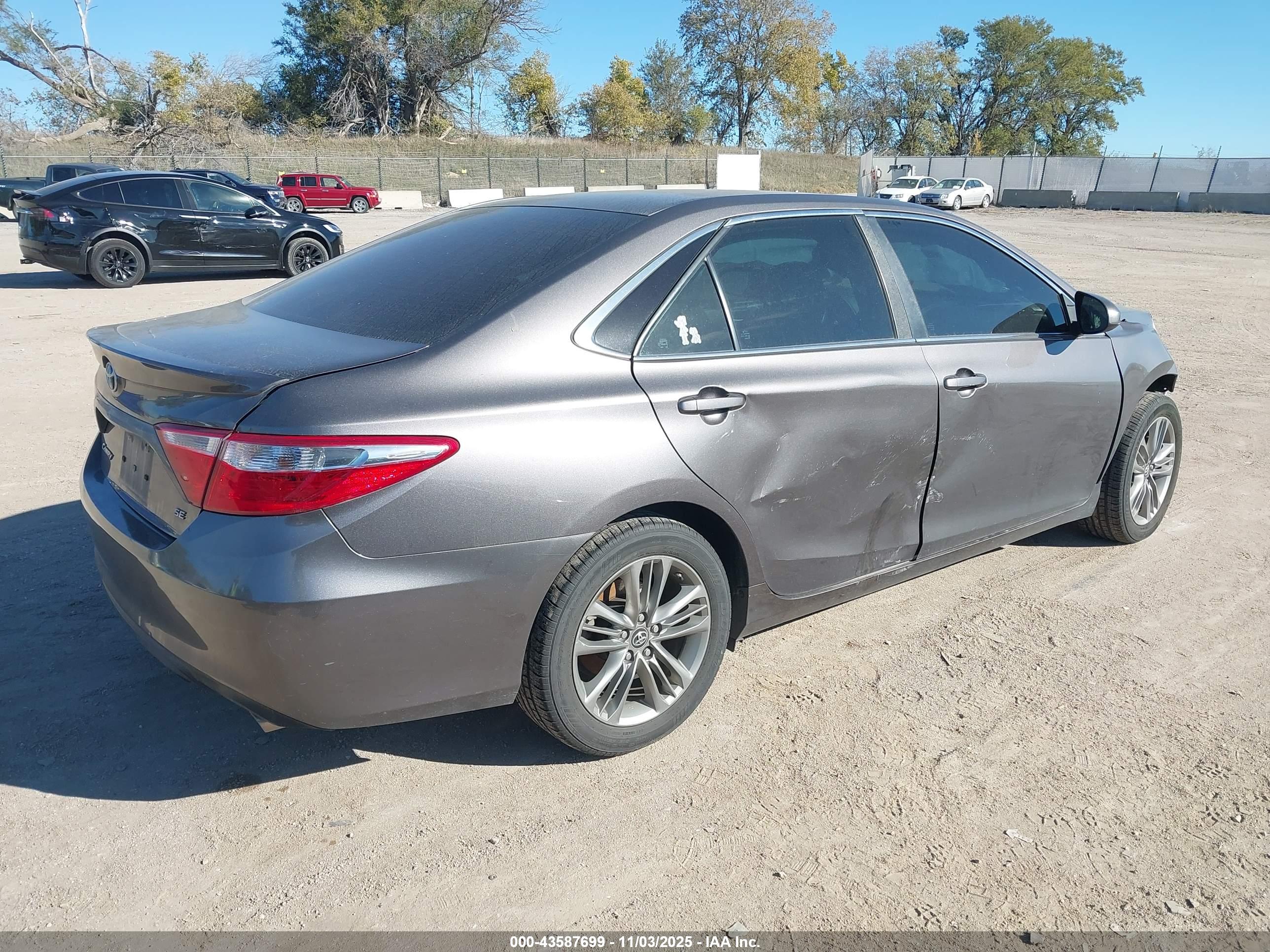 TOYOTA CAMRY image 4