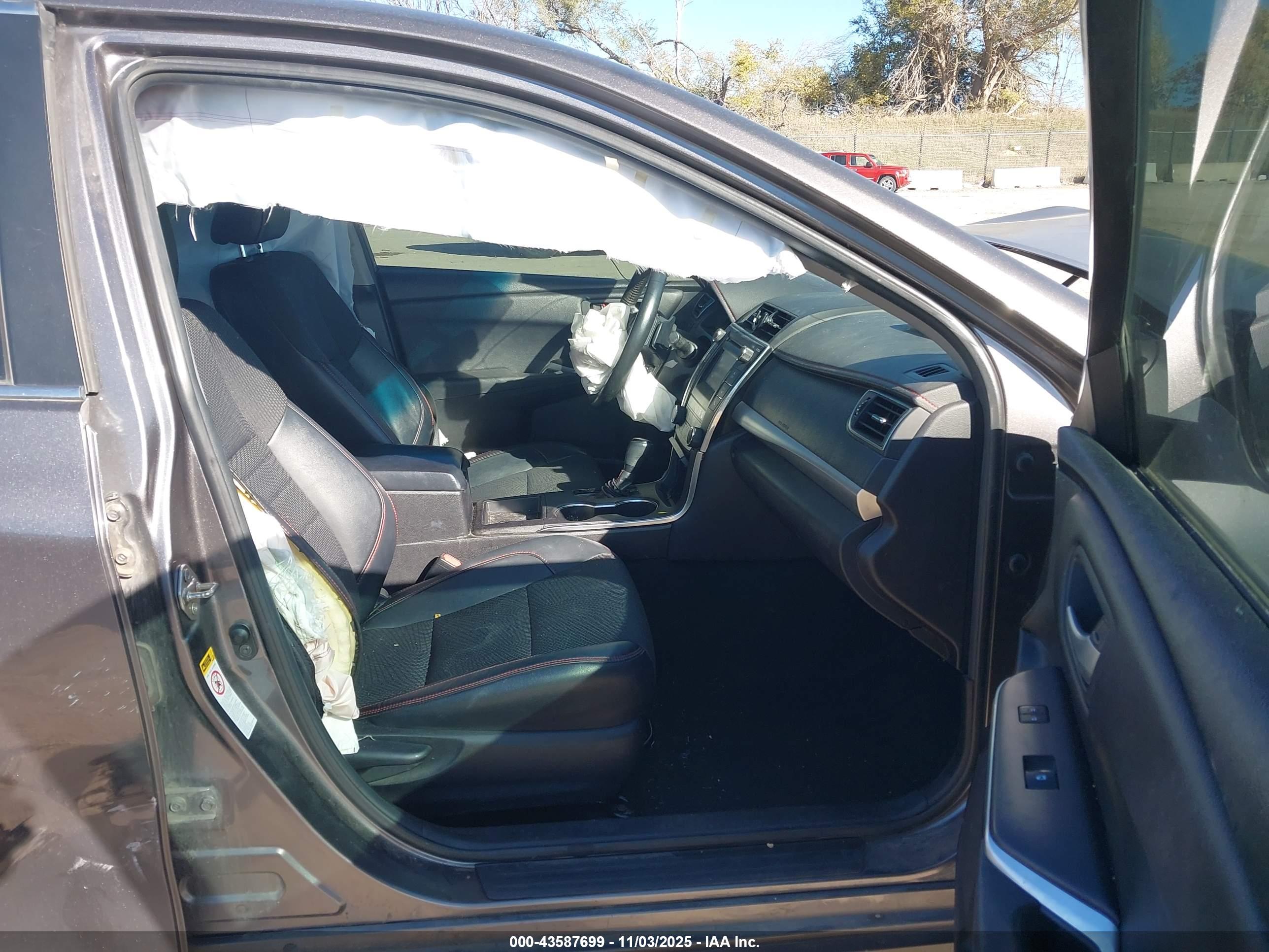 TOYOTA CAMRY image 5
