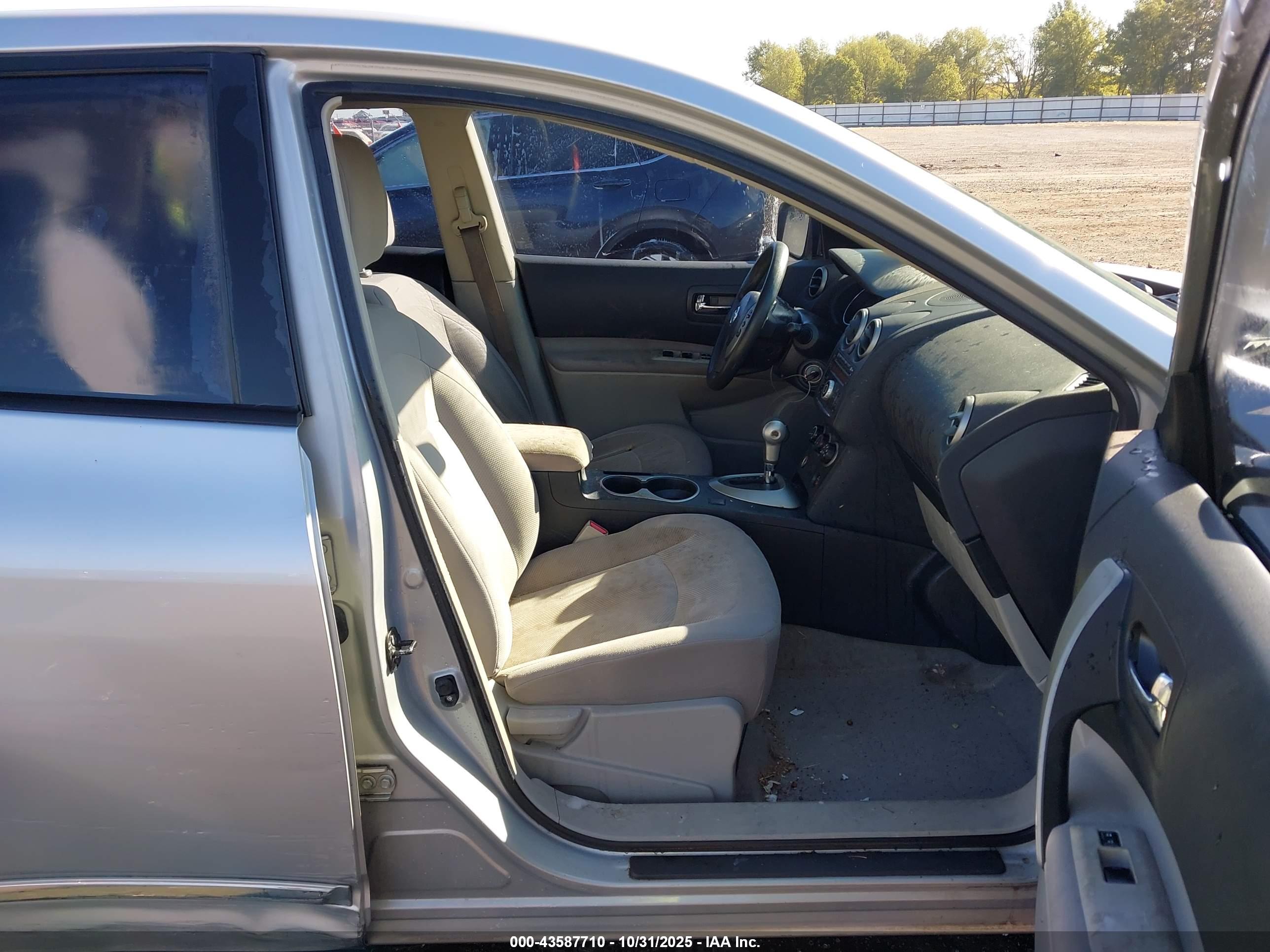 NISSAN ROGUE image 5