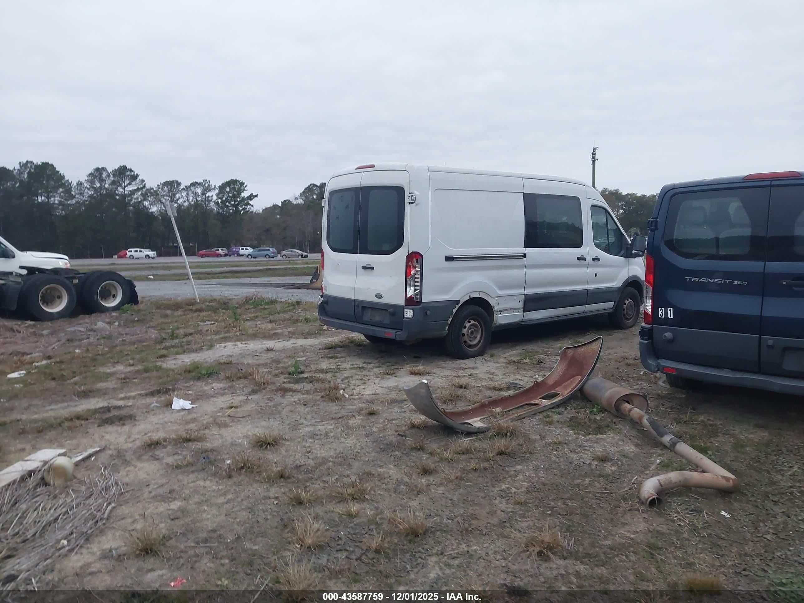 FORD TRANSIT-150 image 4