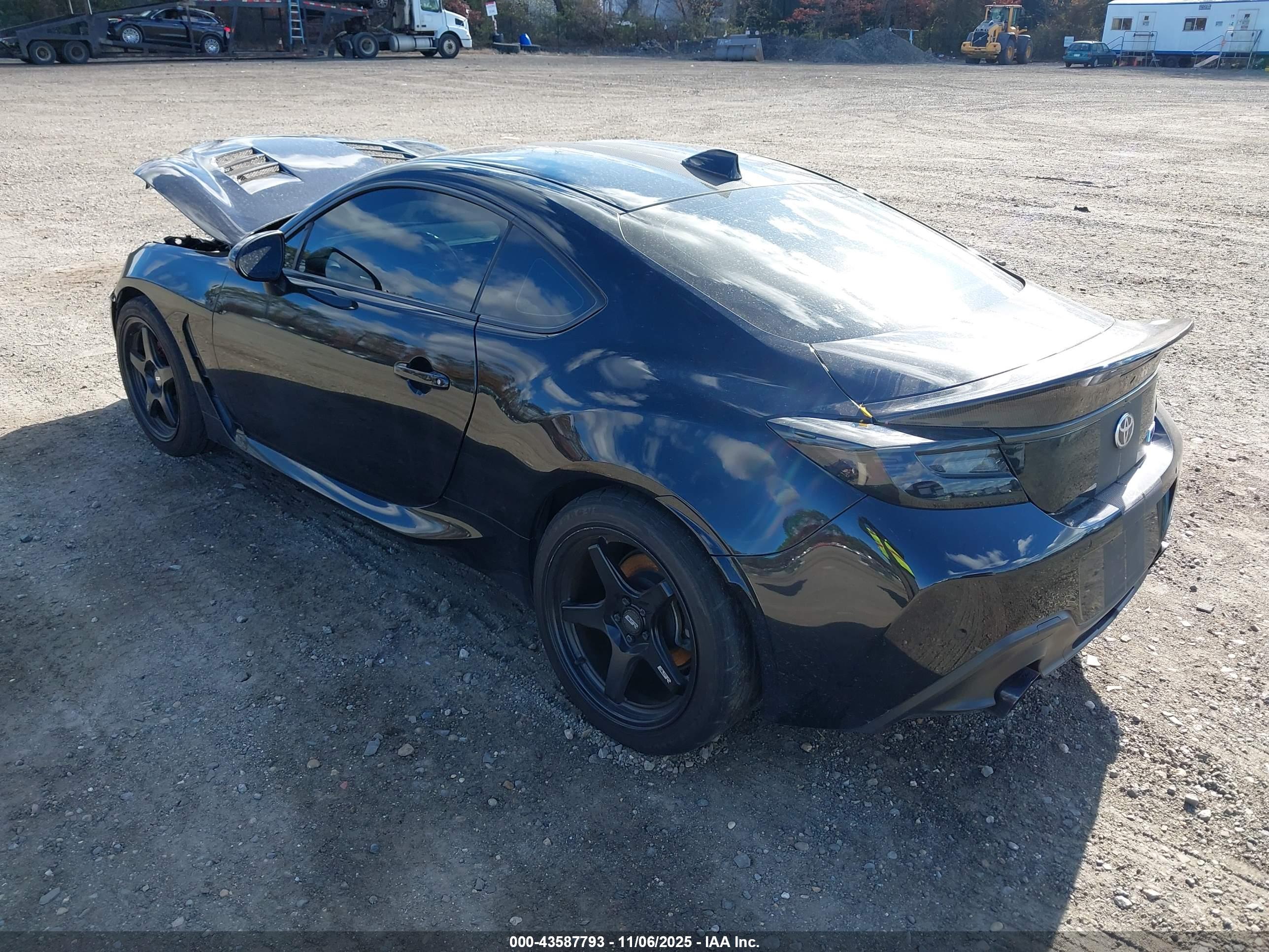 TOYOTA GR86 image 3