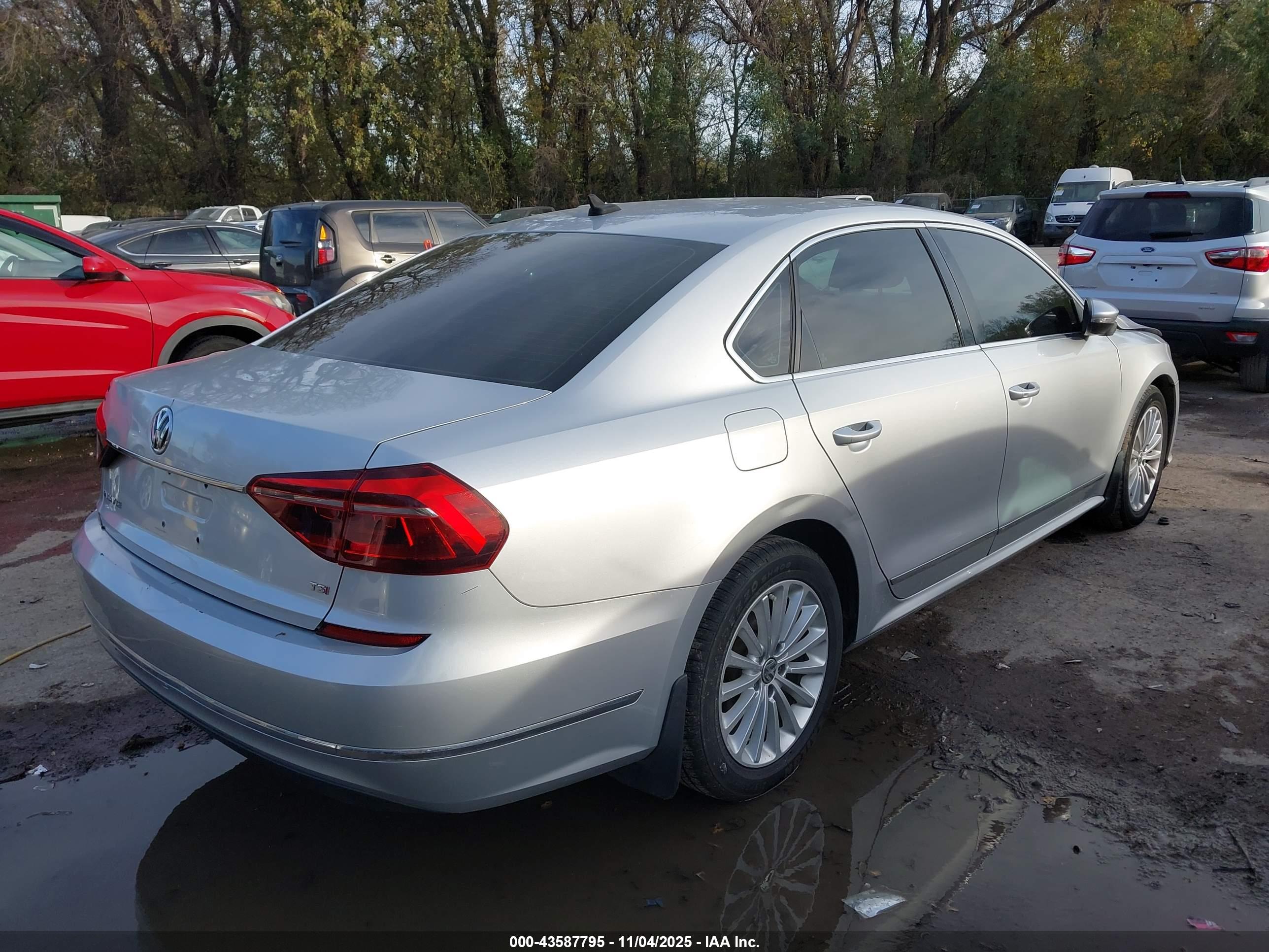 VOLKSWAGEN PASSAT image 4