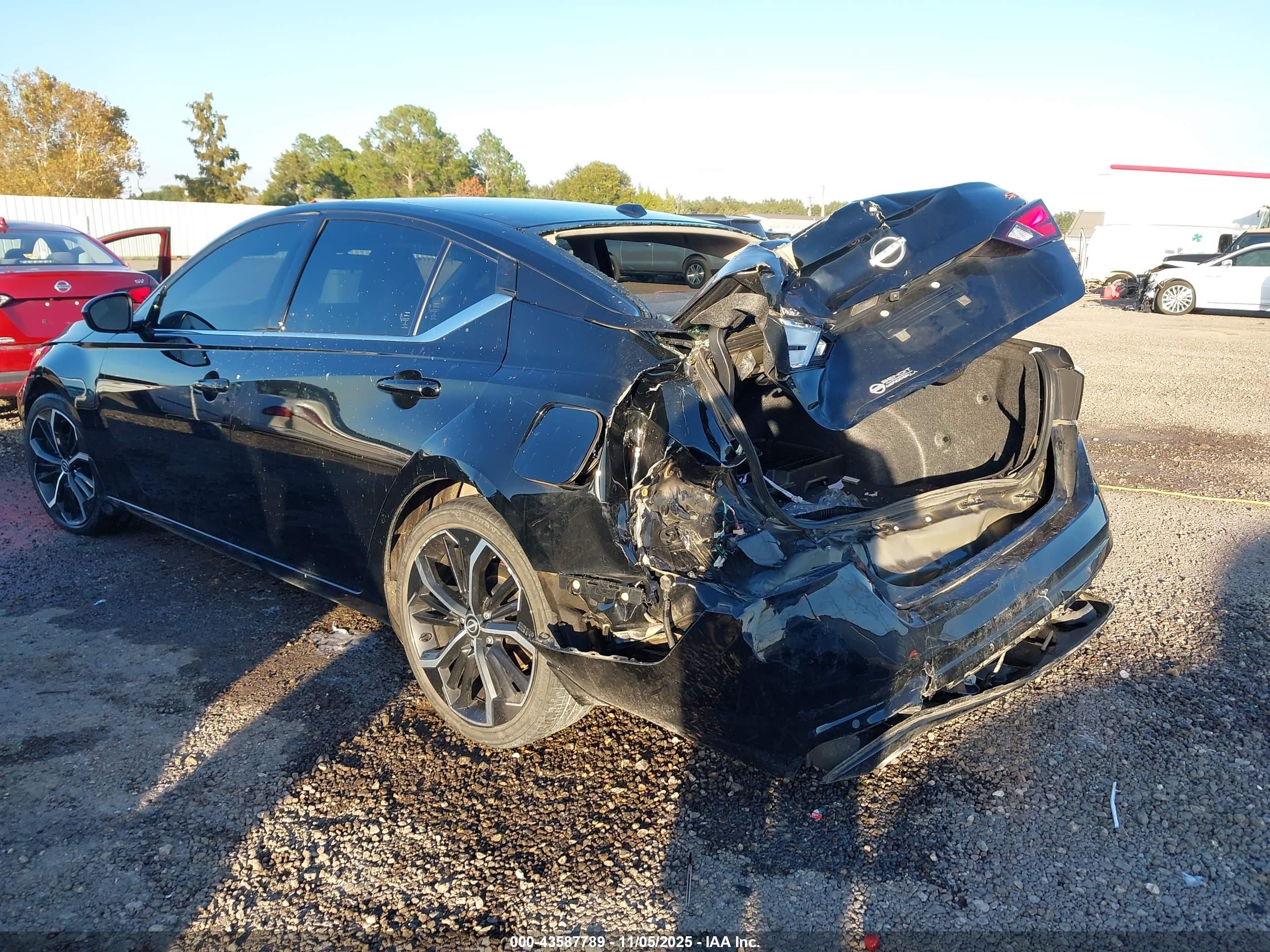 NISSAN ALTIMA image 6