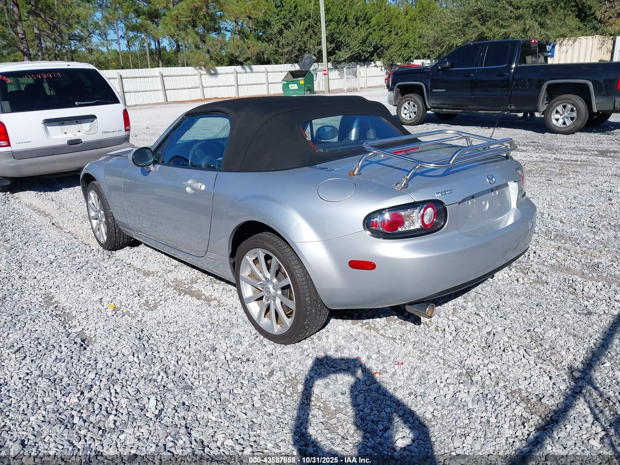 MAZDA MX-5 image 3