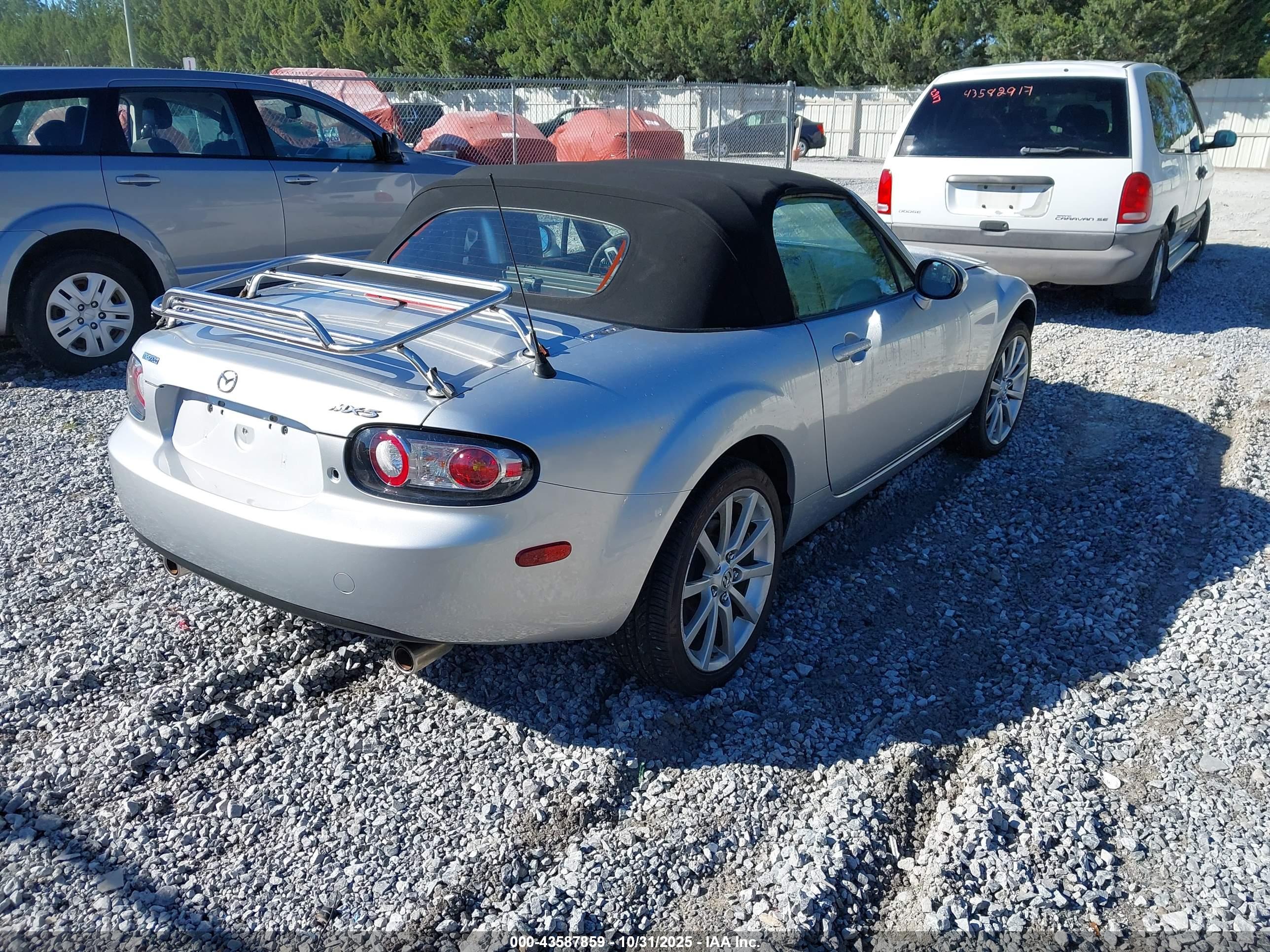 MAZDA MX-5 image 4