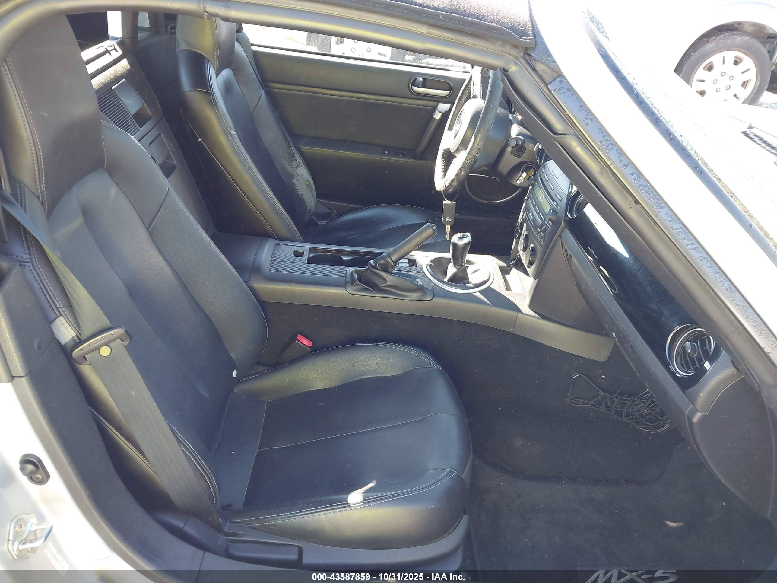MAZDA MX-5 image 8