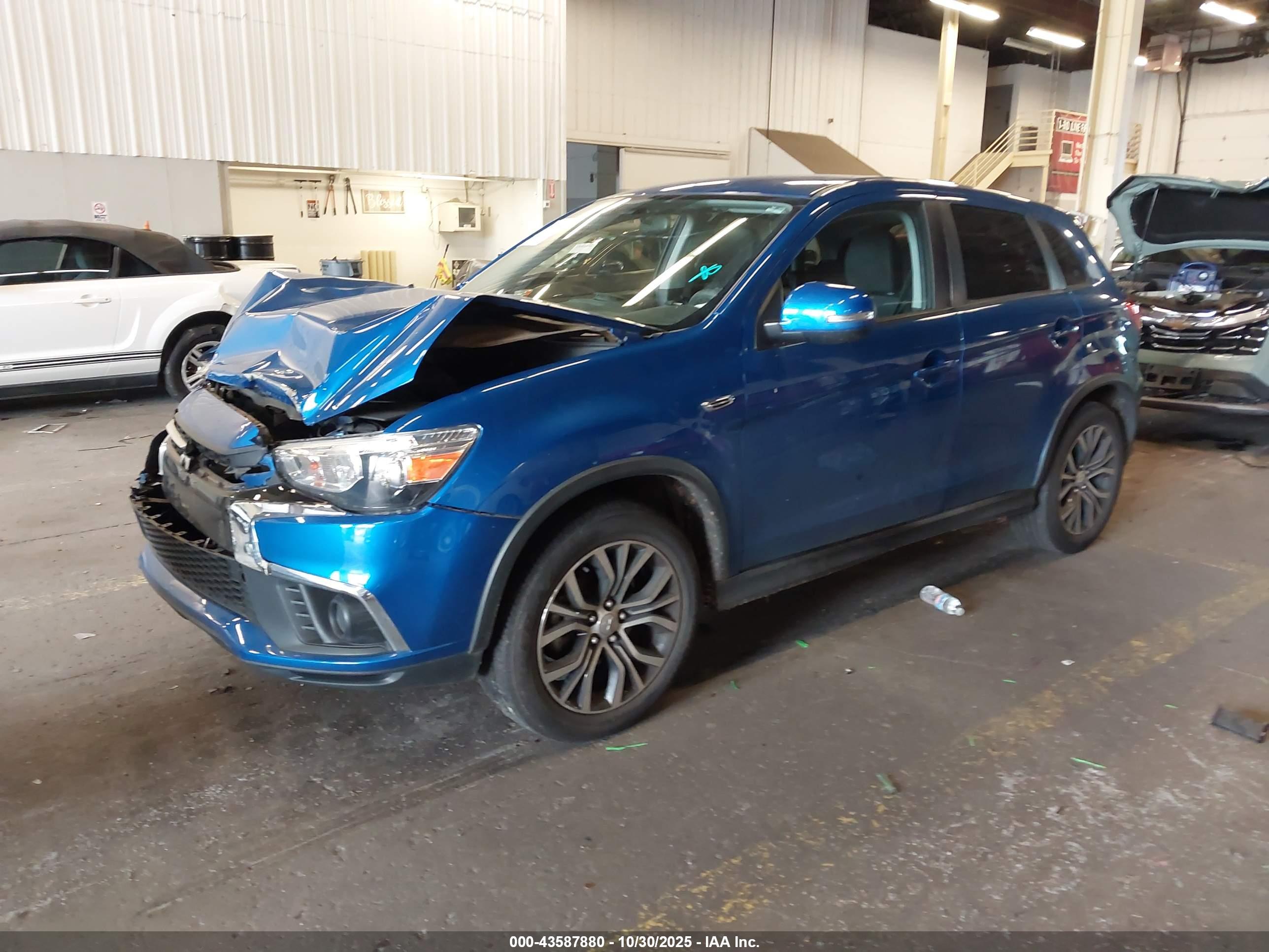 MITSUBISHI OUTLANDER image 2