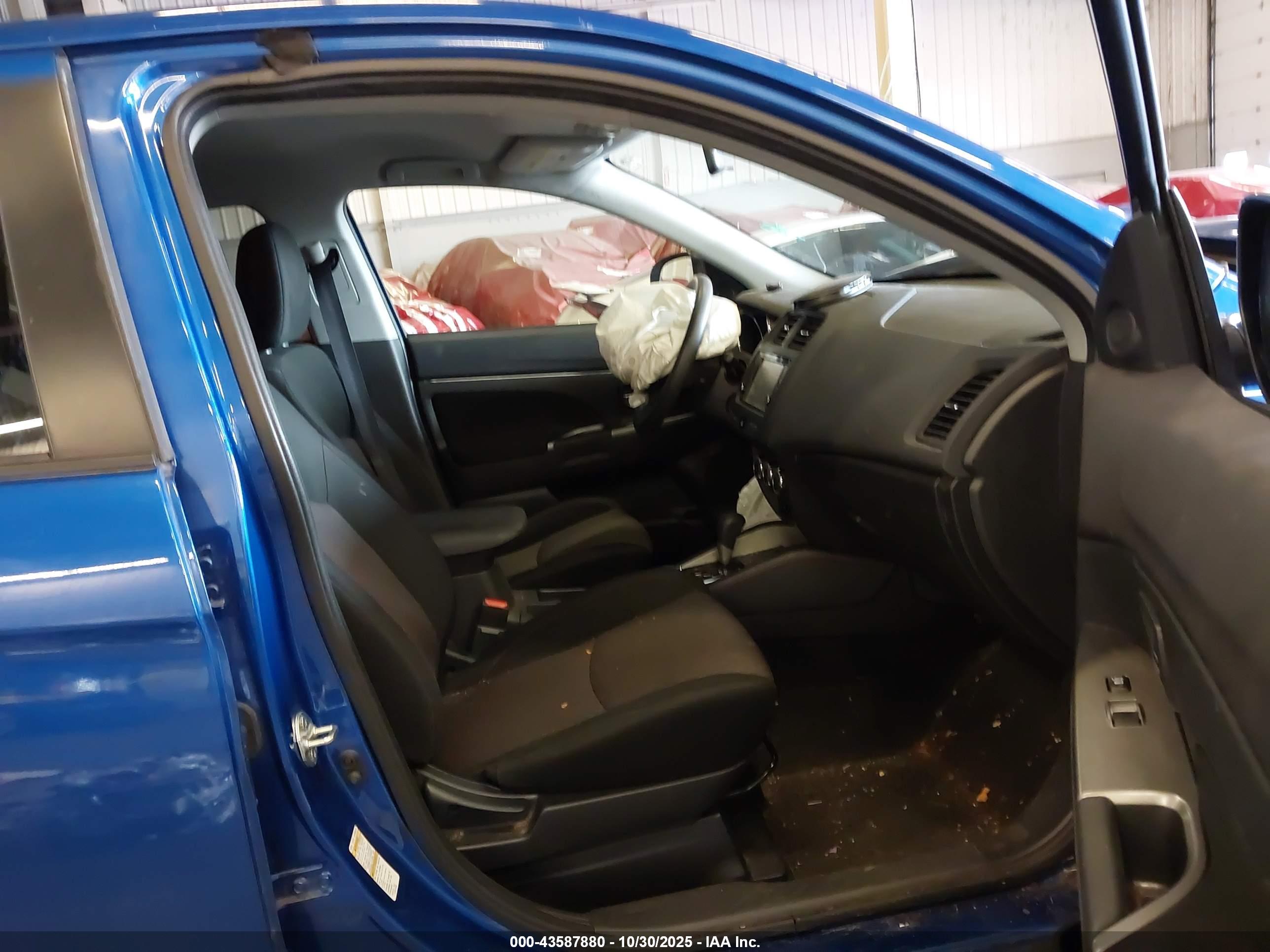 MITSUBISHI OUTLANDER image 5
