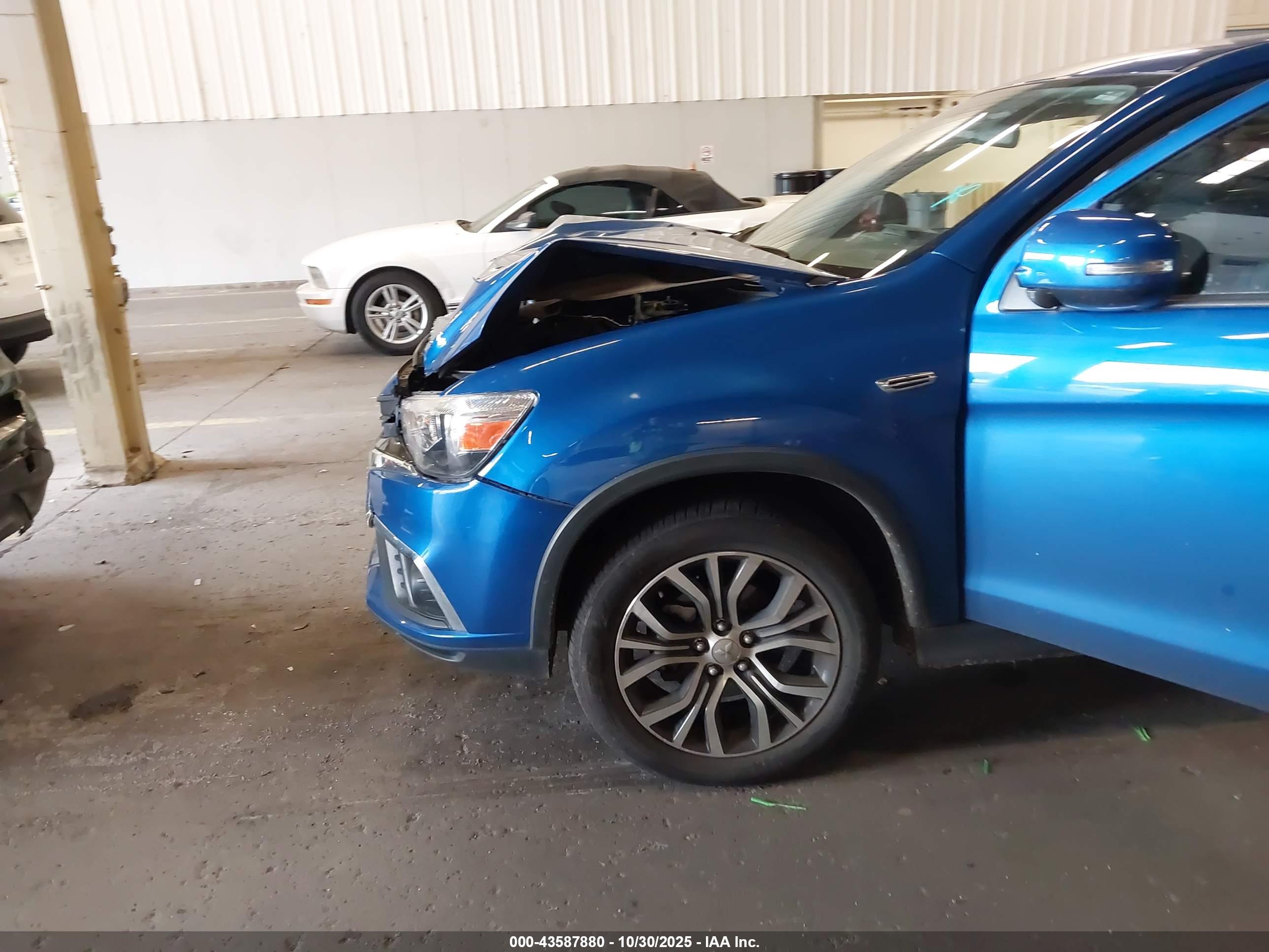 MITSUBISHI OUTLANDER image 6