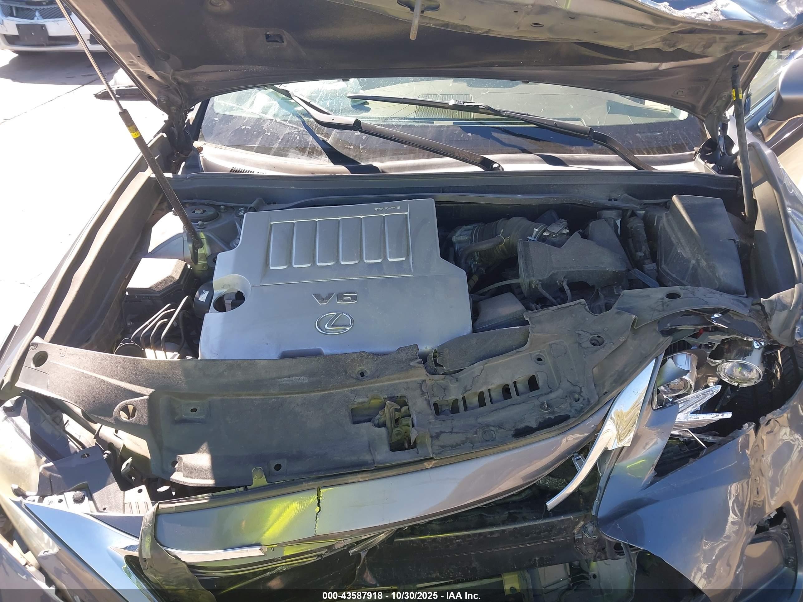 LEXUS ES image 10