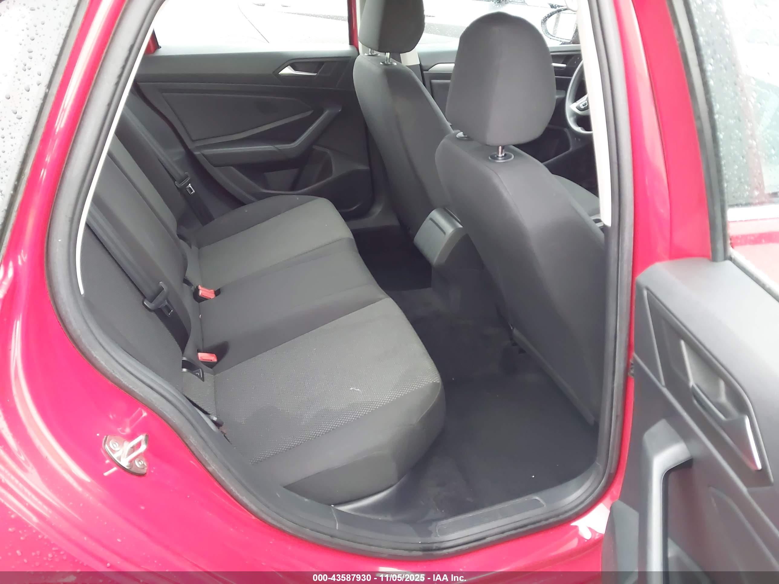 VOLKSWAGEN JETTA image 8