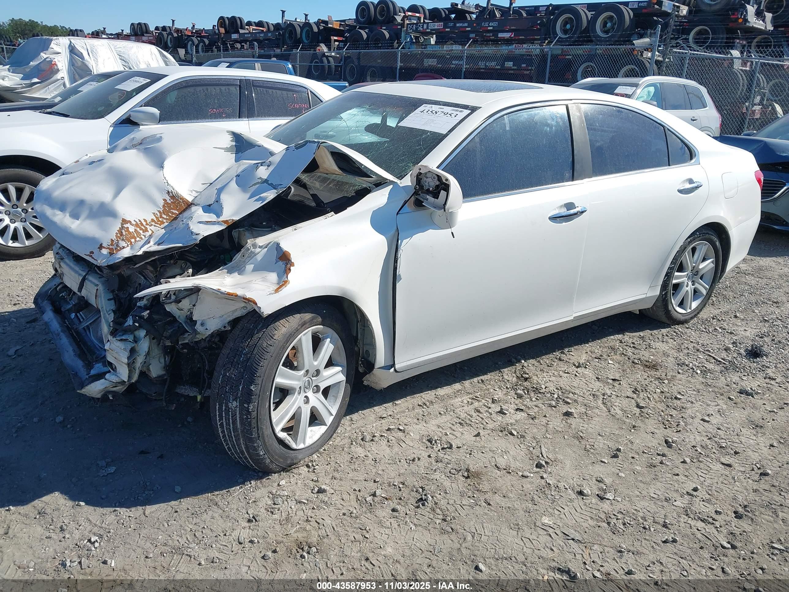 LEXUS ES image 2