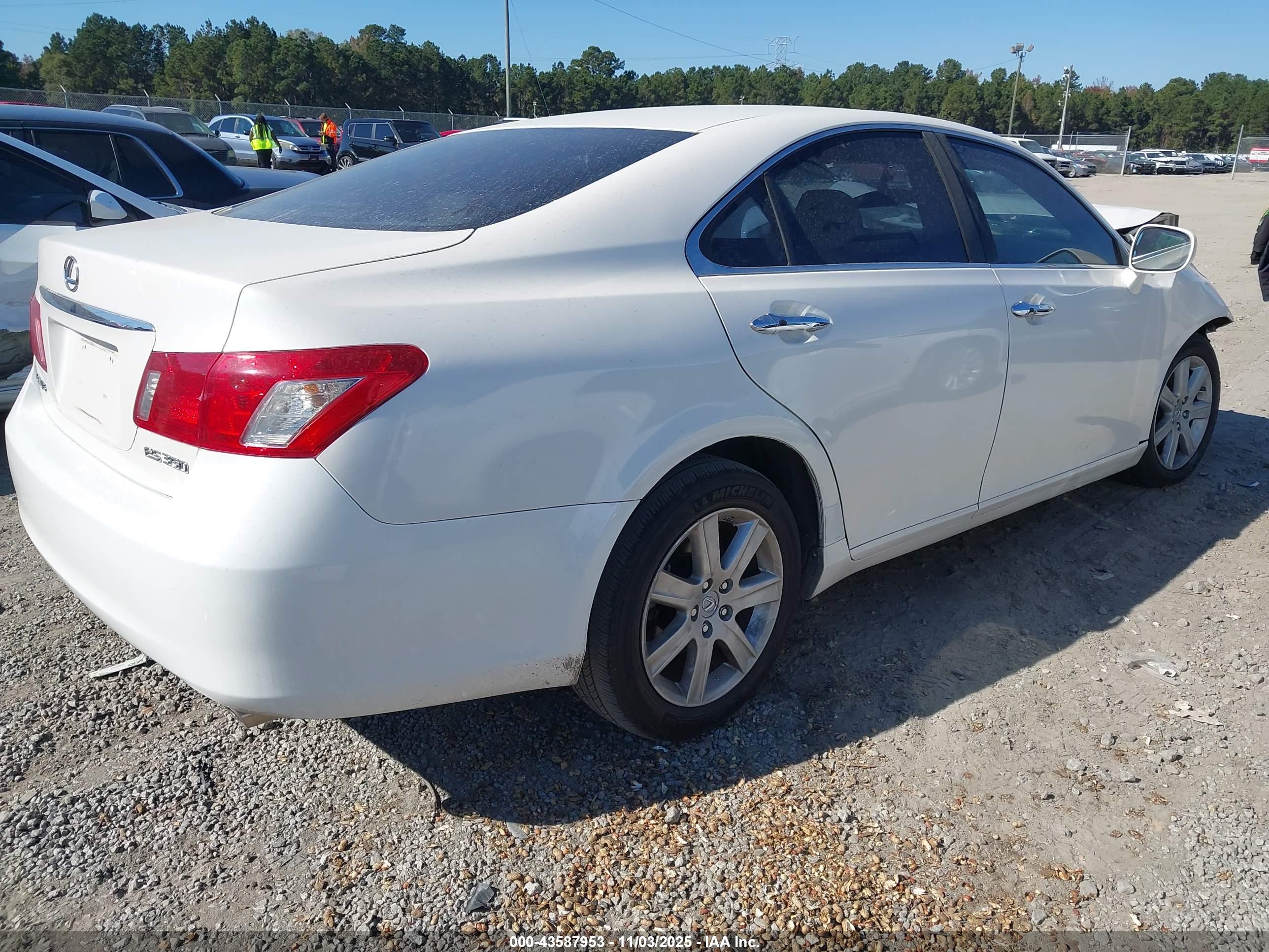 LEXUS ES image 4