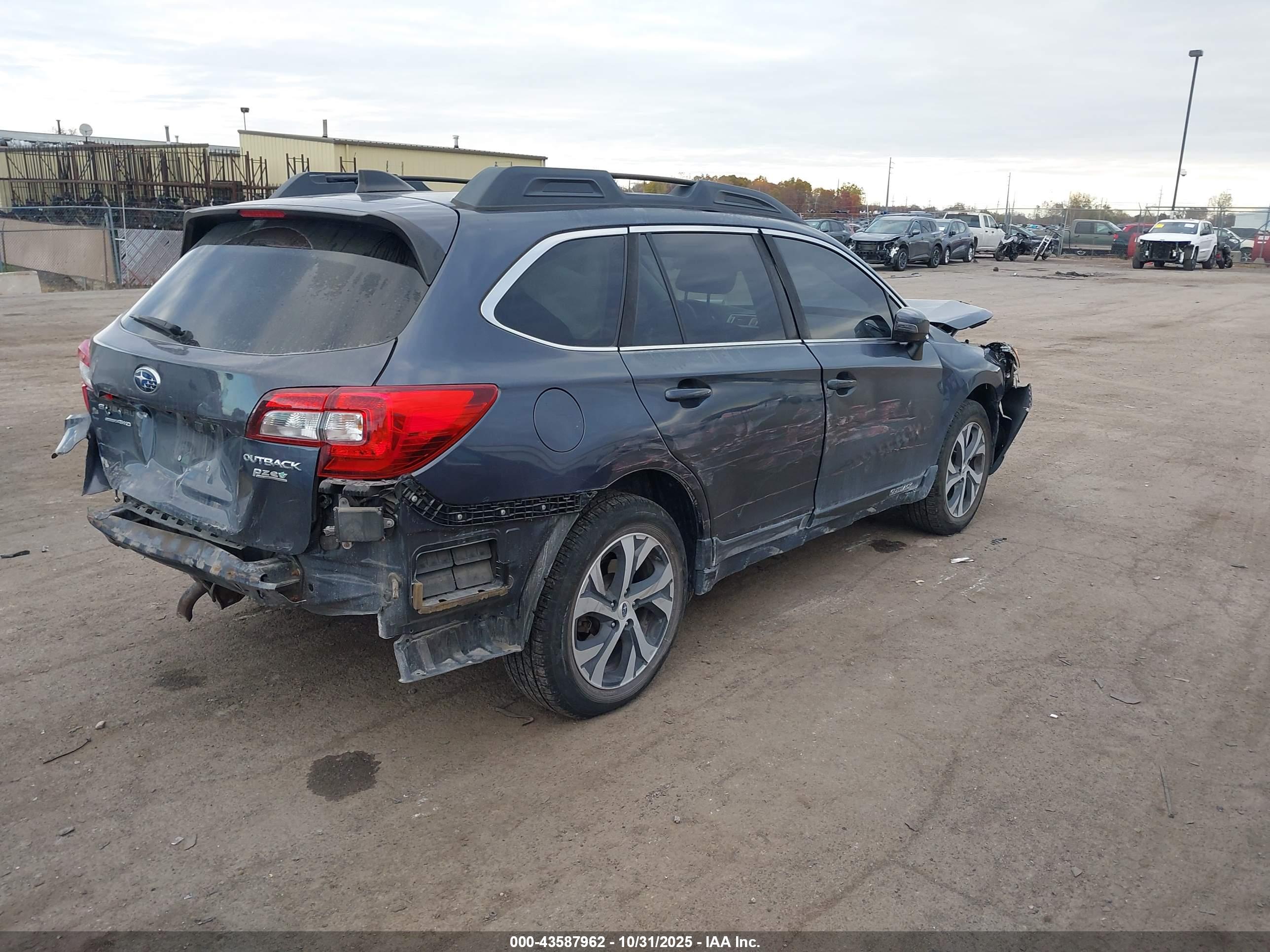 SUBARU OUTBACK image 4