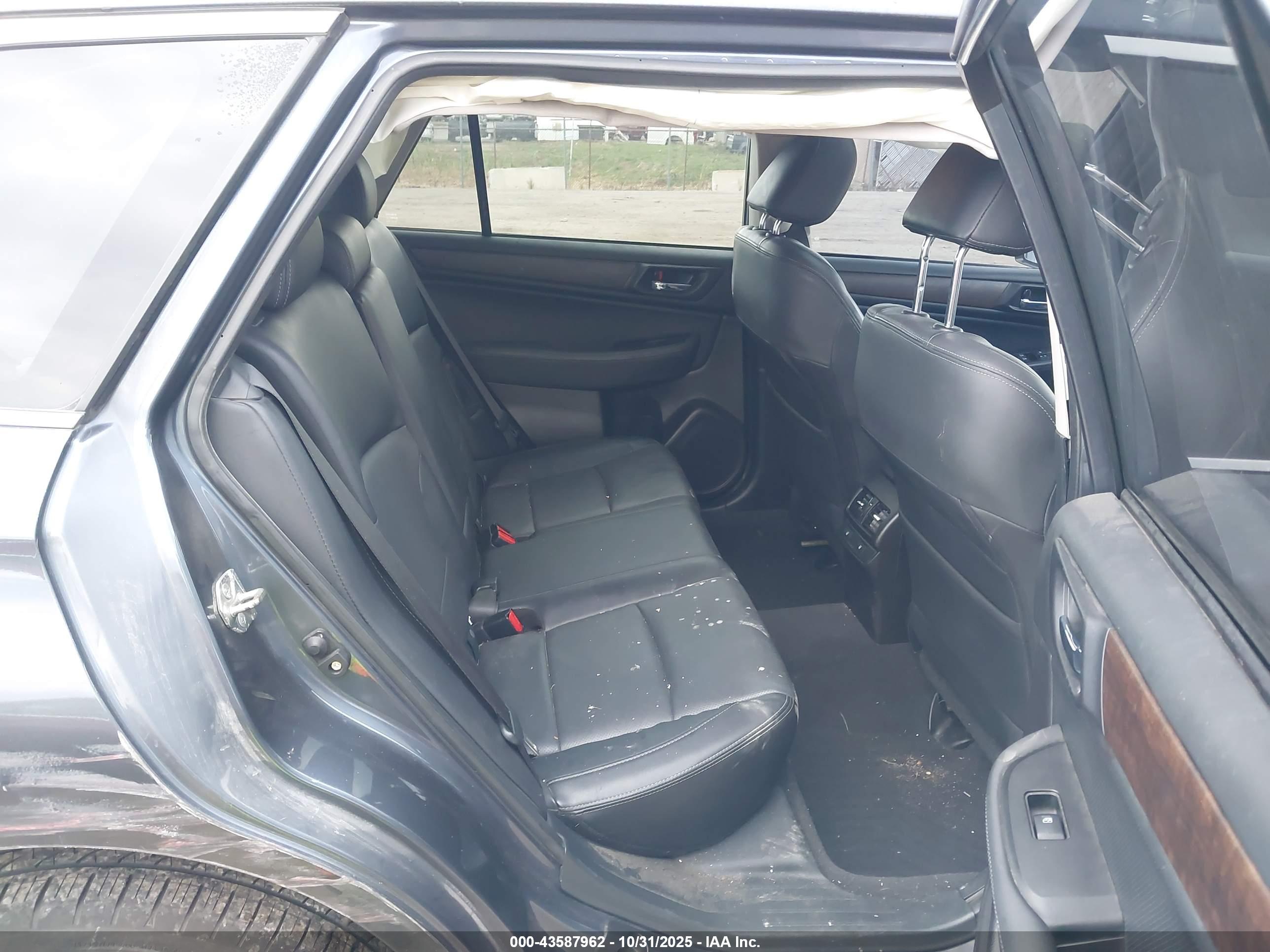 SUBARU OUTBACK image 8